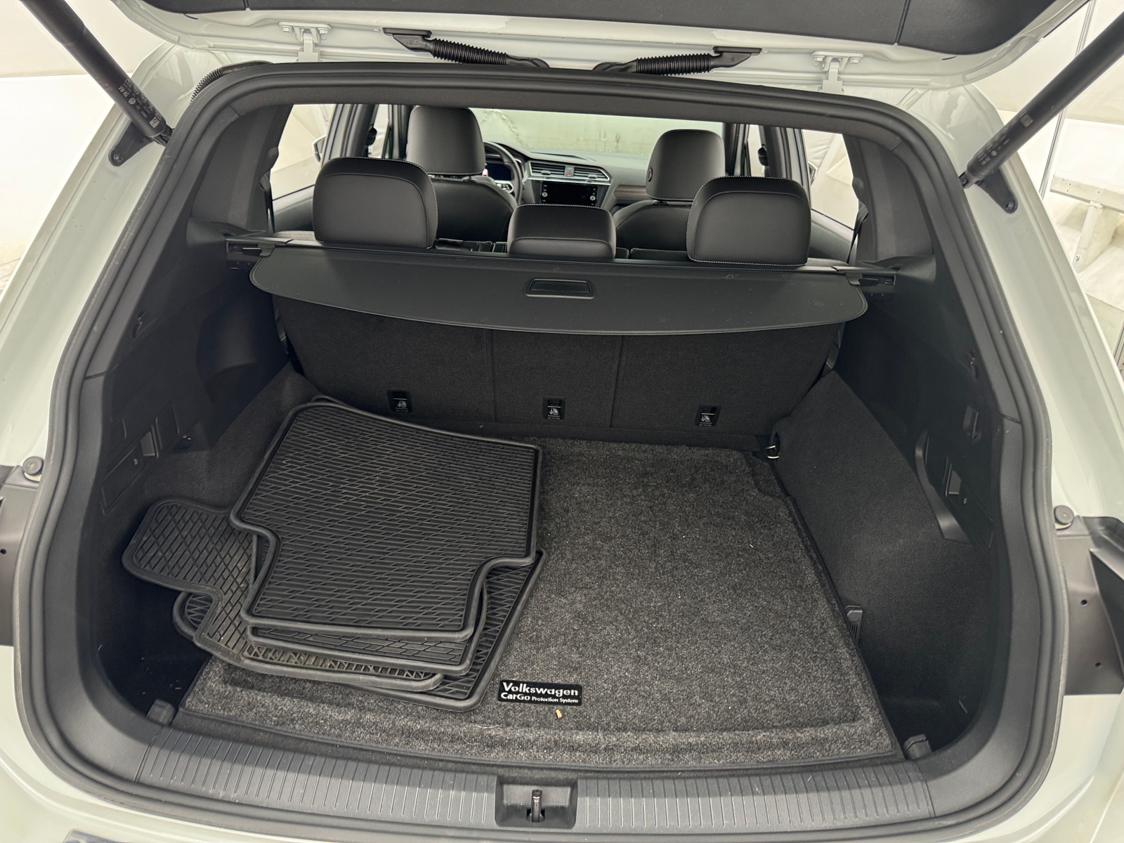 Thumbnail: 2023 Volkswagen Tiguan - 6