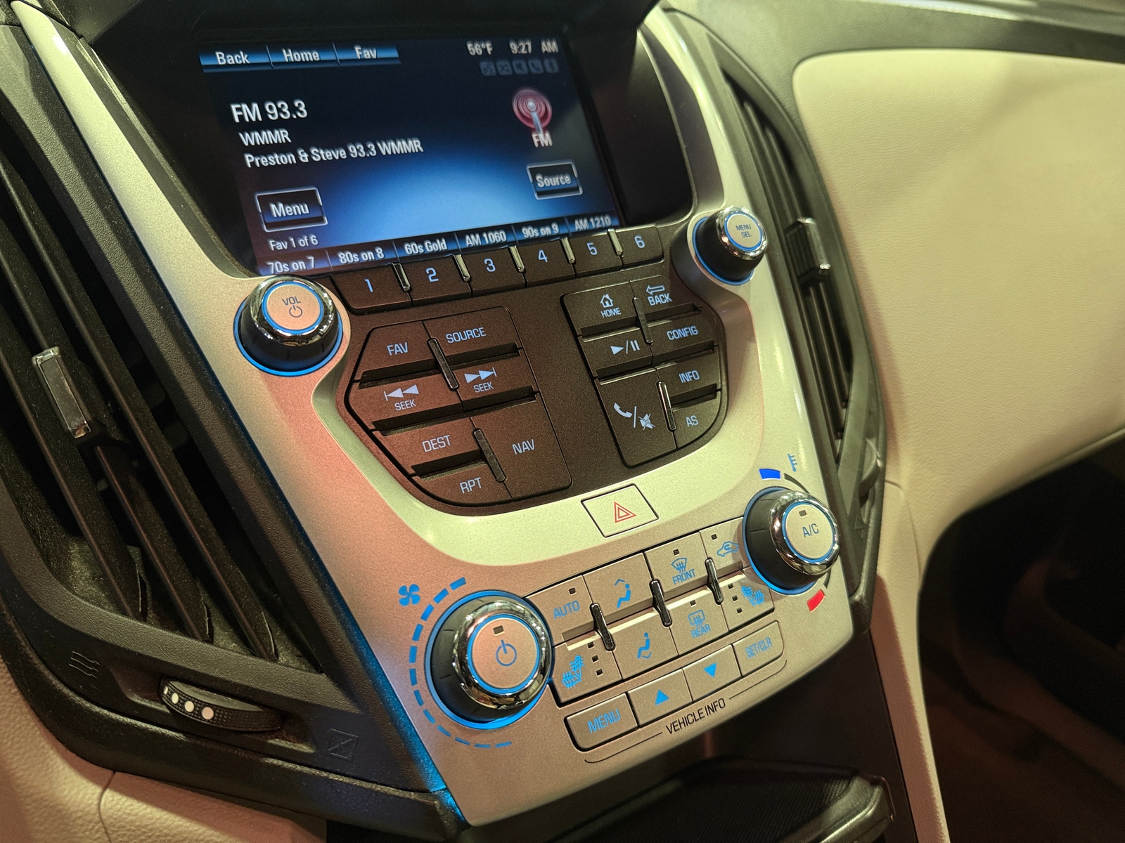 Thumbnail: 2017 Chevrolet Equinox - 3