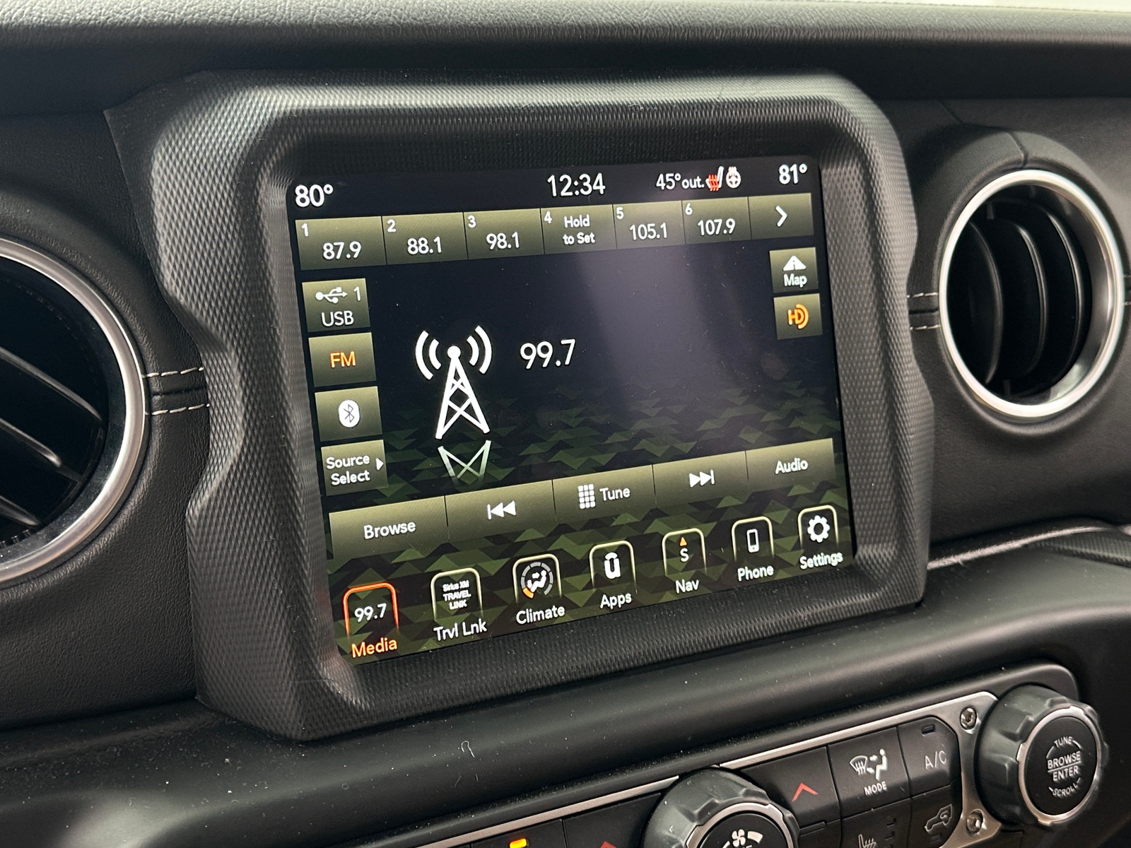 Thumbnail: 2022 Jeep Wrangler - 3