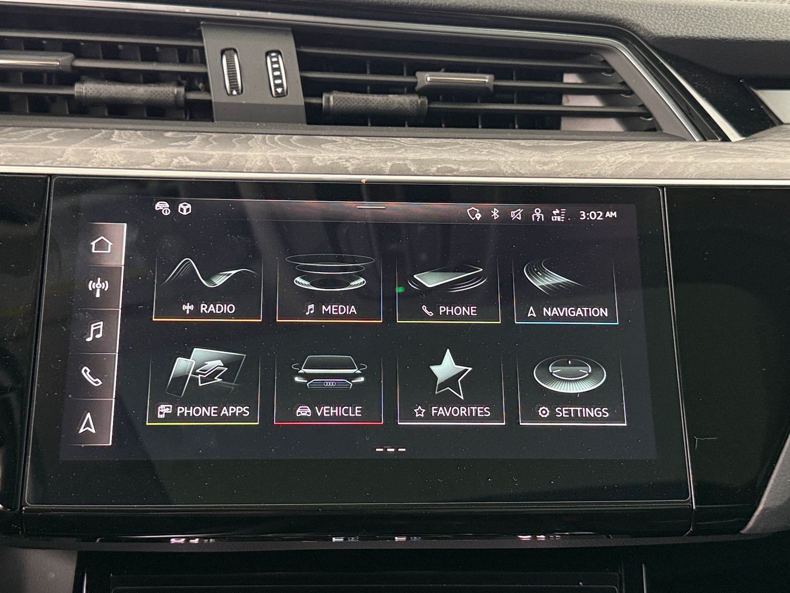 Thumbnail: 2021 Audi e-tron - 3