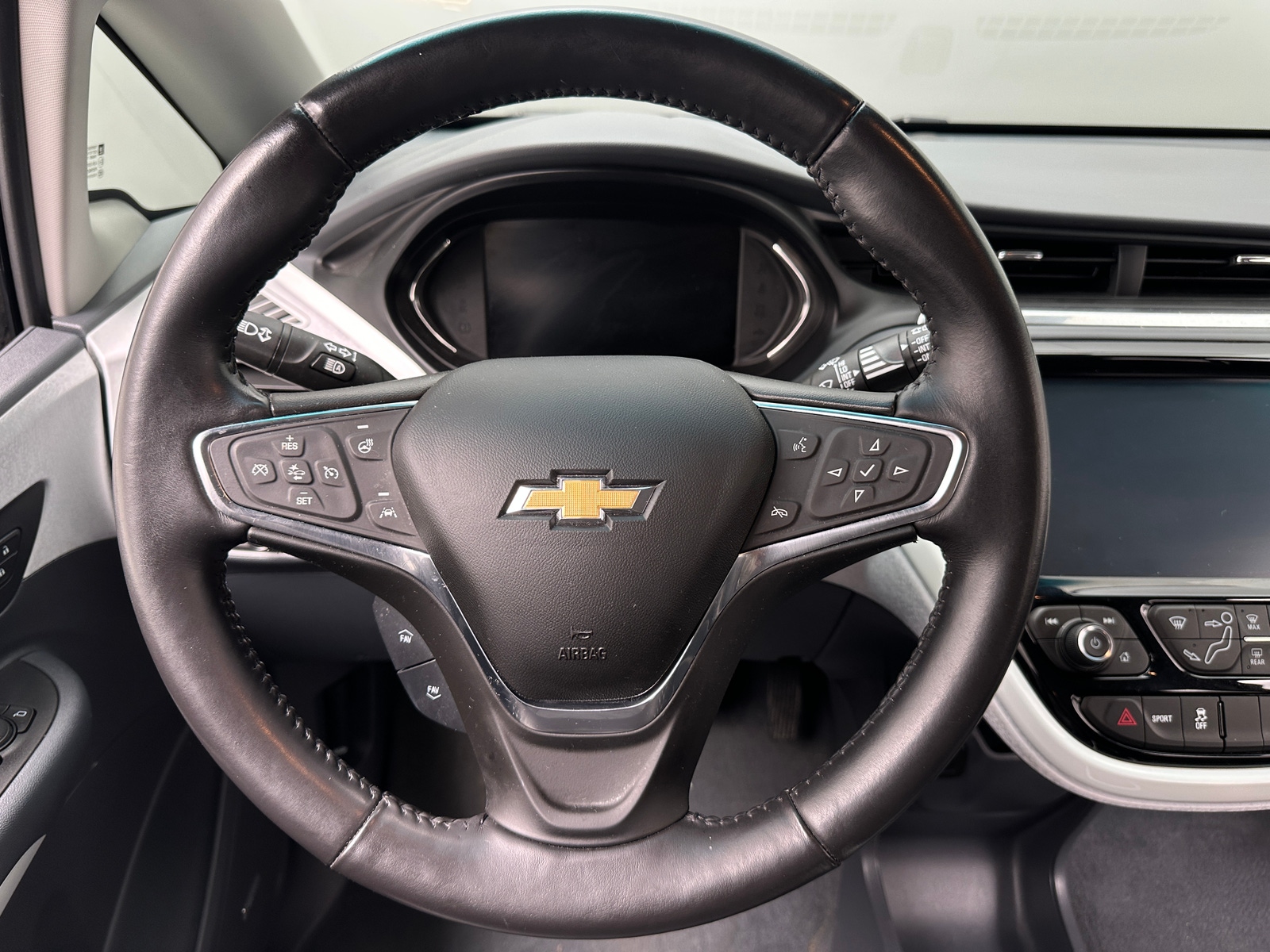 Thumbnail: 2021 Chevrolet Bolt EV - 4