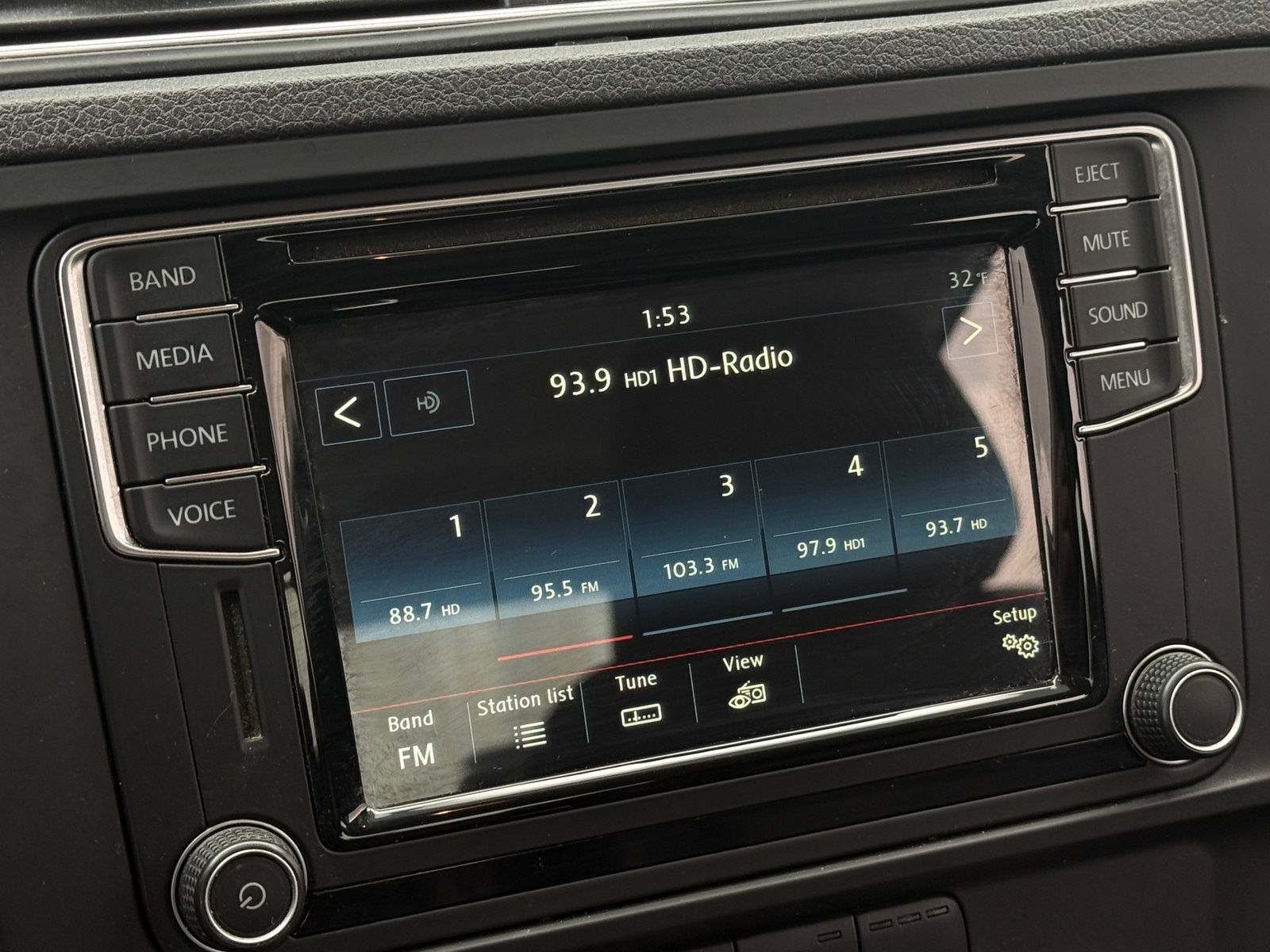 Thumbnail: 2017 Volkswagen Jetta - 3