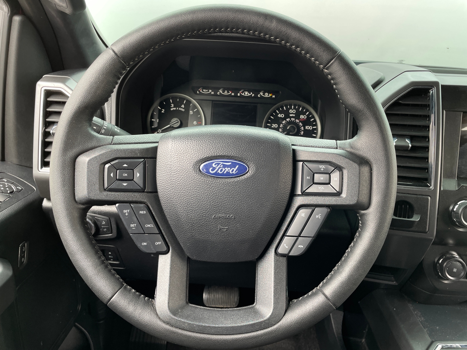 Thumbnail: 2019 Ford Econoline - 5