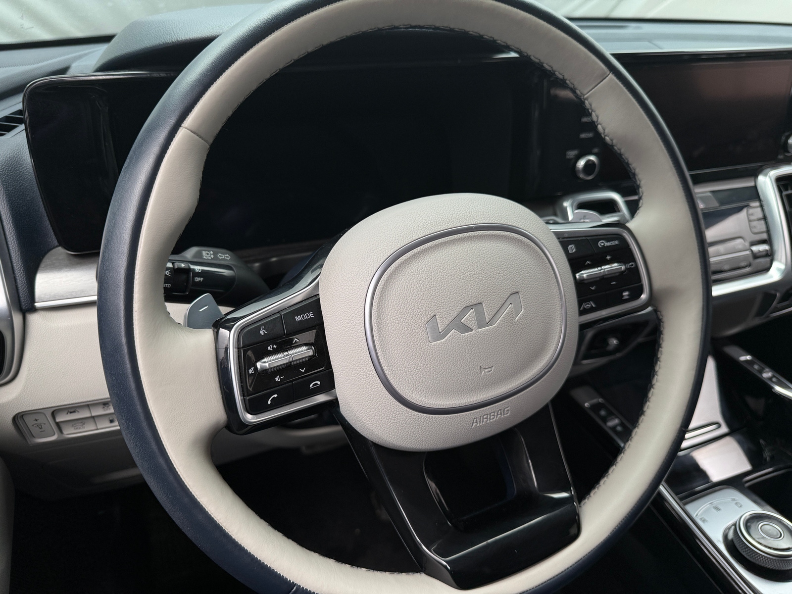 Thumbnail: 2024 Kia Sorento - 4