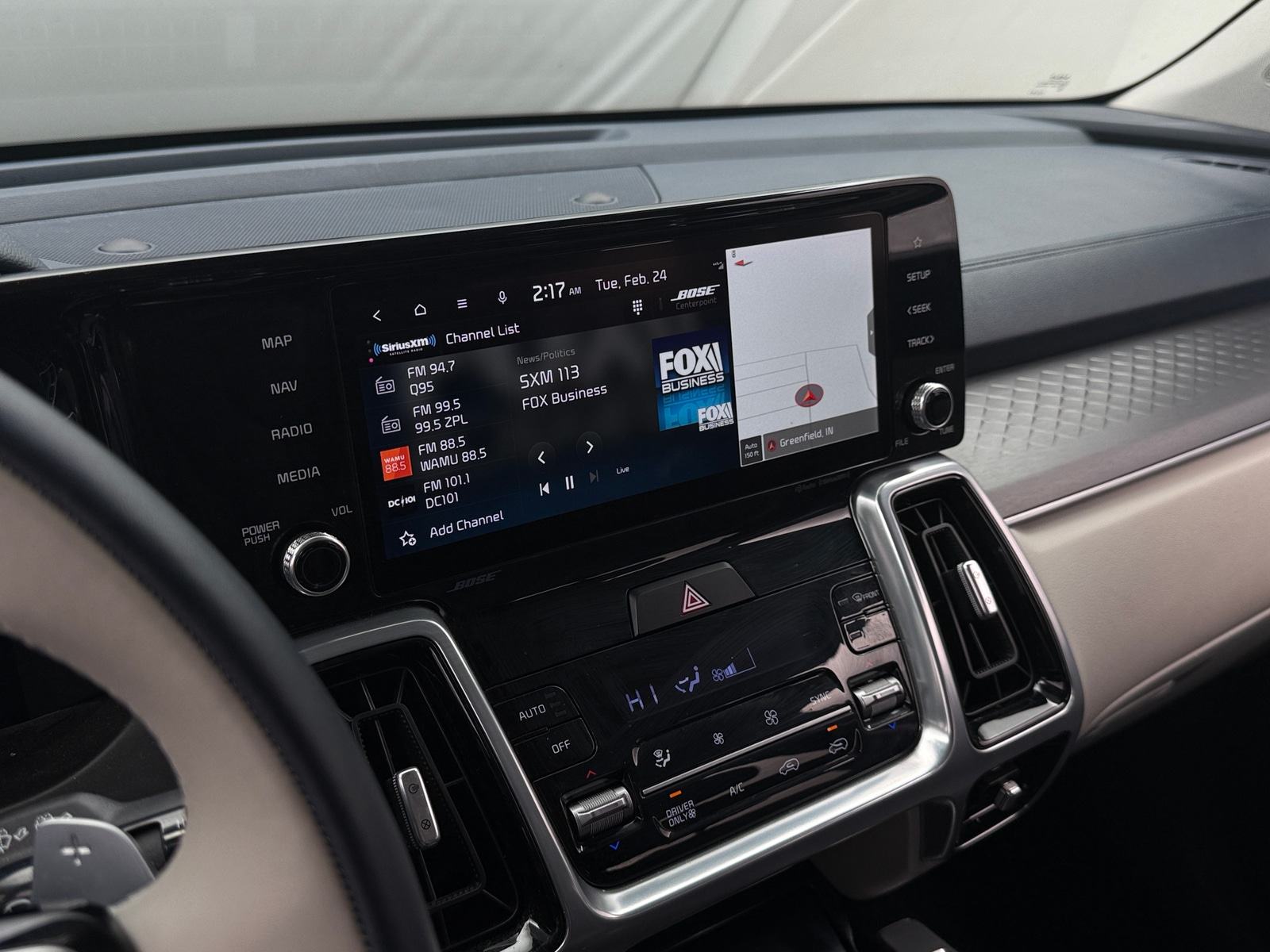 Thumbnail: 2024 Kia Sorento - 3