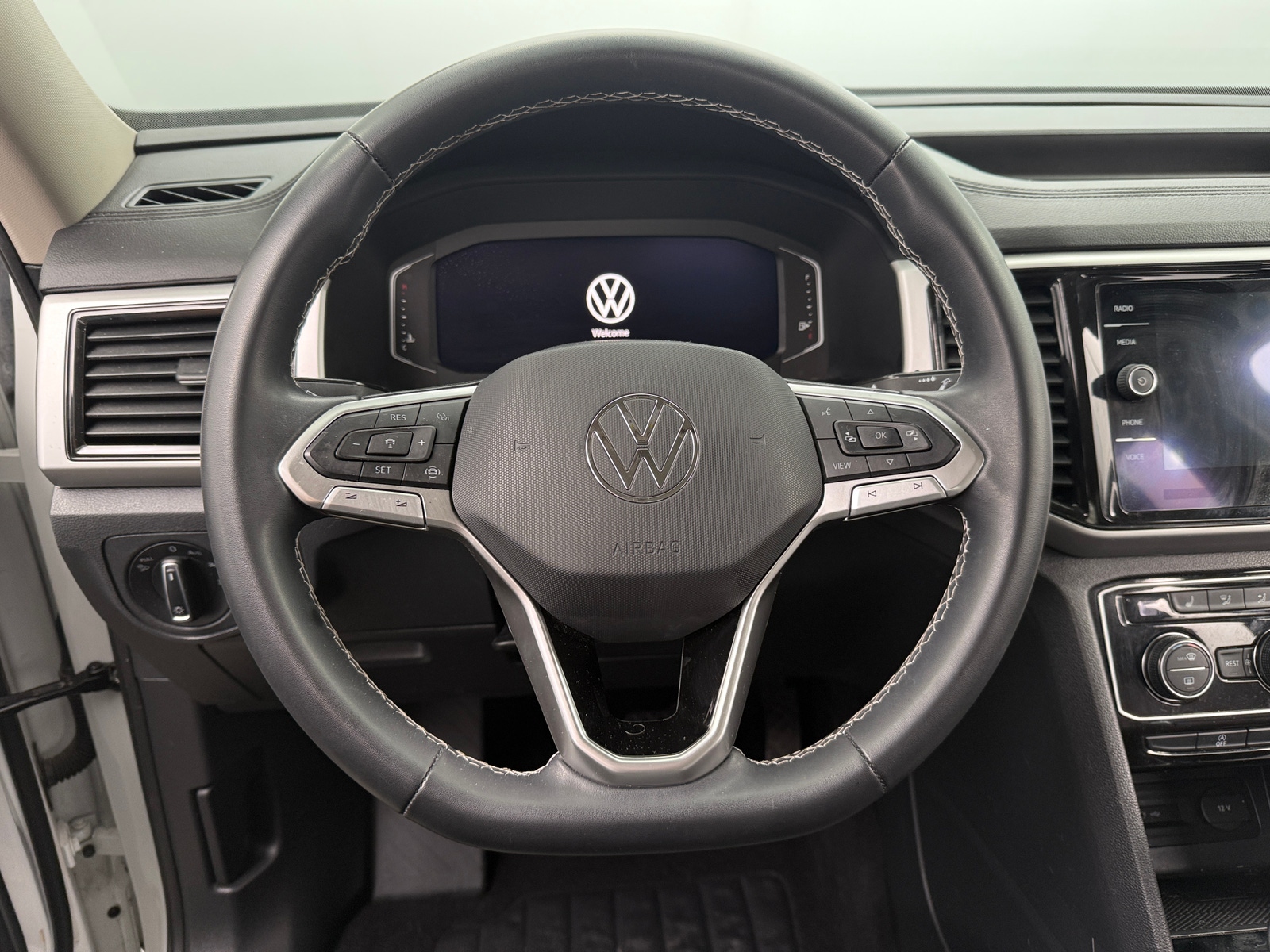 Thumbnail: 2022 Volkswagen Atlas - 4