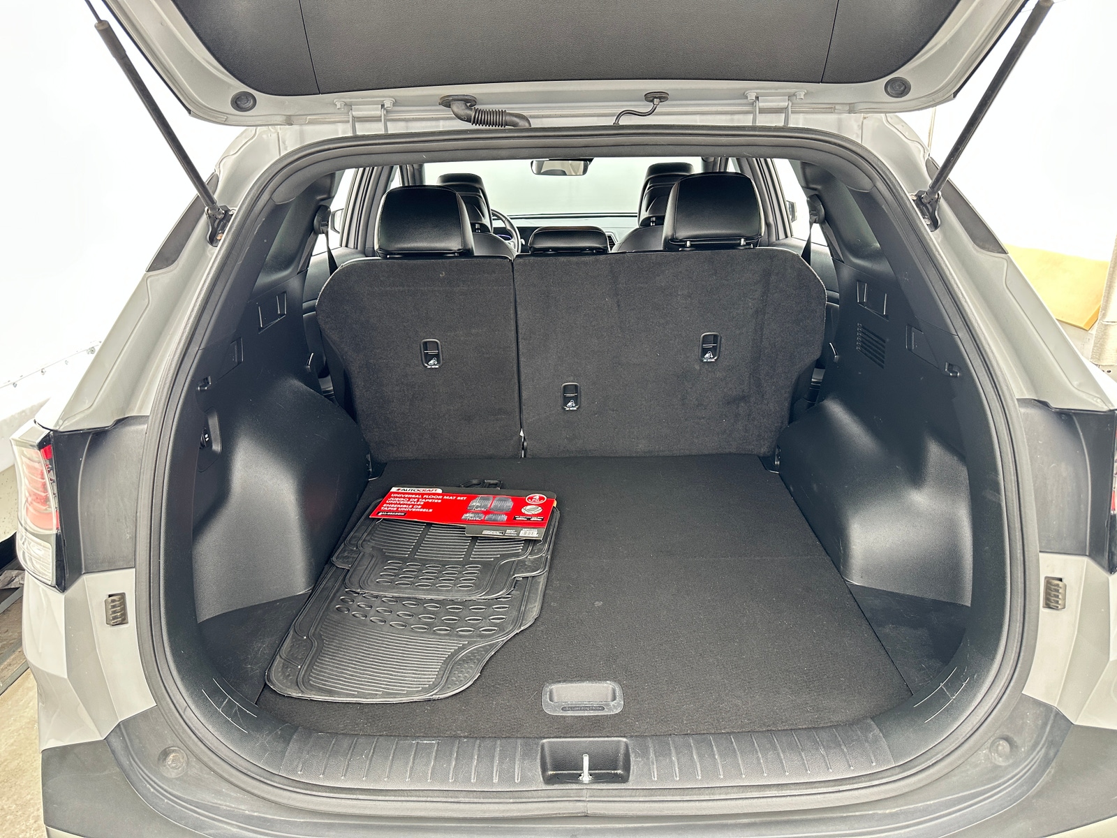 Thumbnail: 2023 Kia Sportage - 6