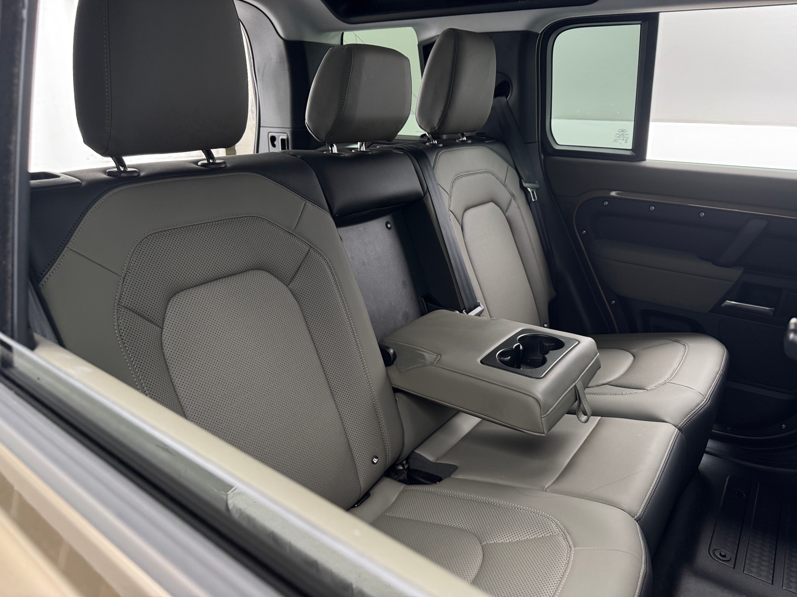 Thumbnail: 2025 Land Rover Defender - 5