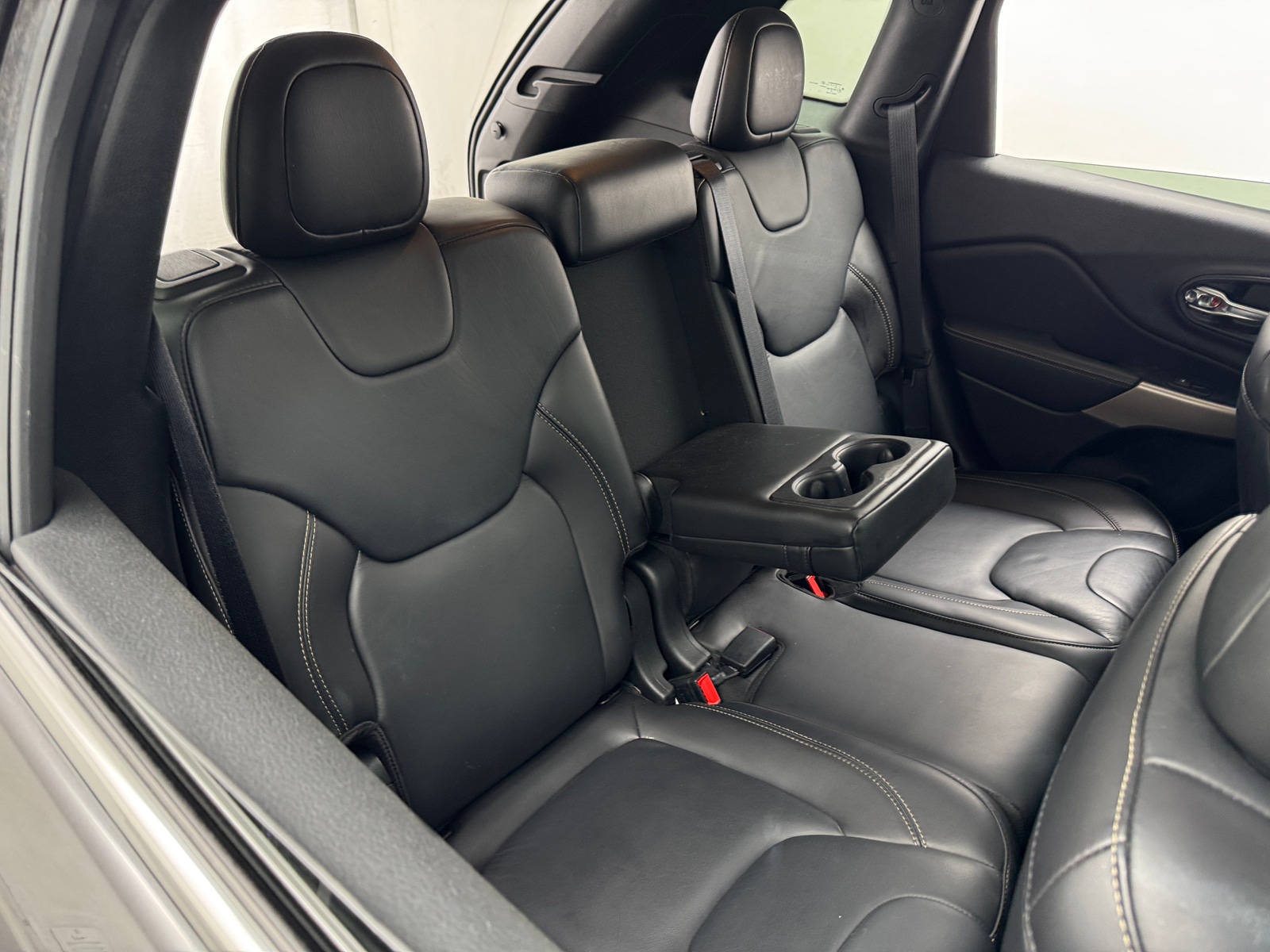 Thumbnail: 2017 Jeep Cherokee - 5