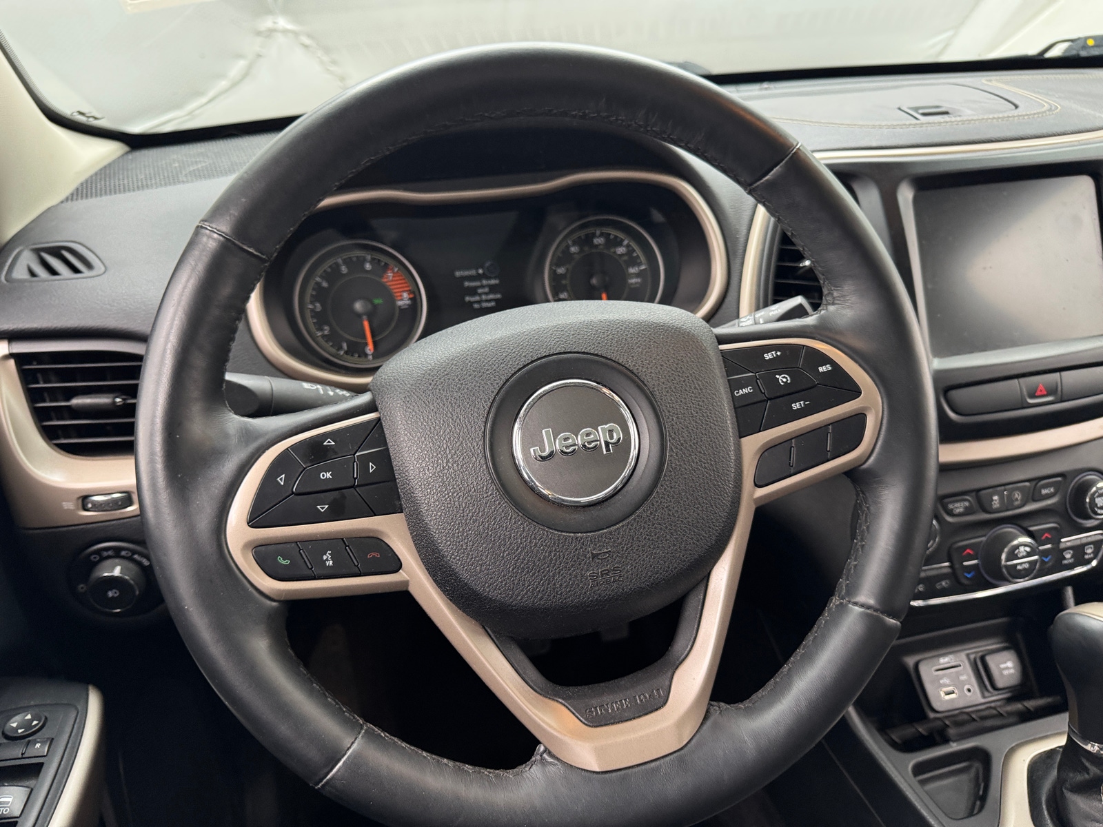 Thumbnail: 2017 Jeep Cherokee - 4