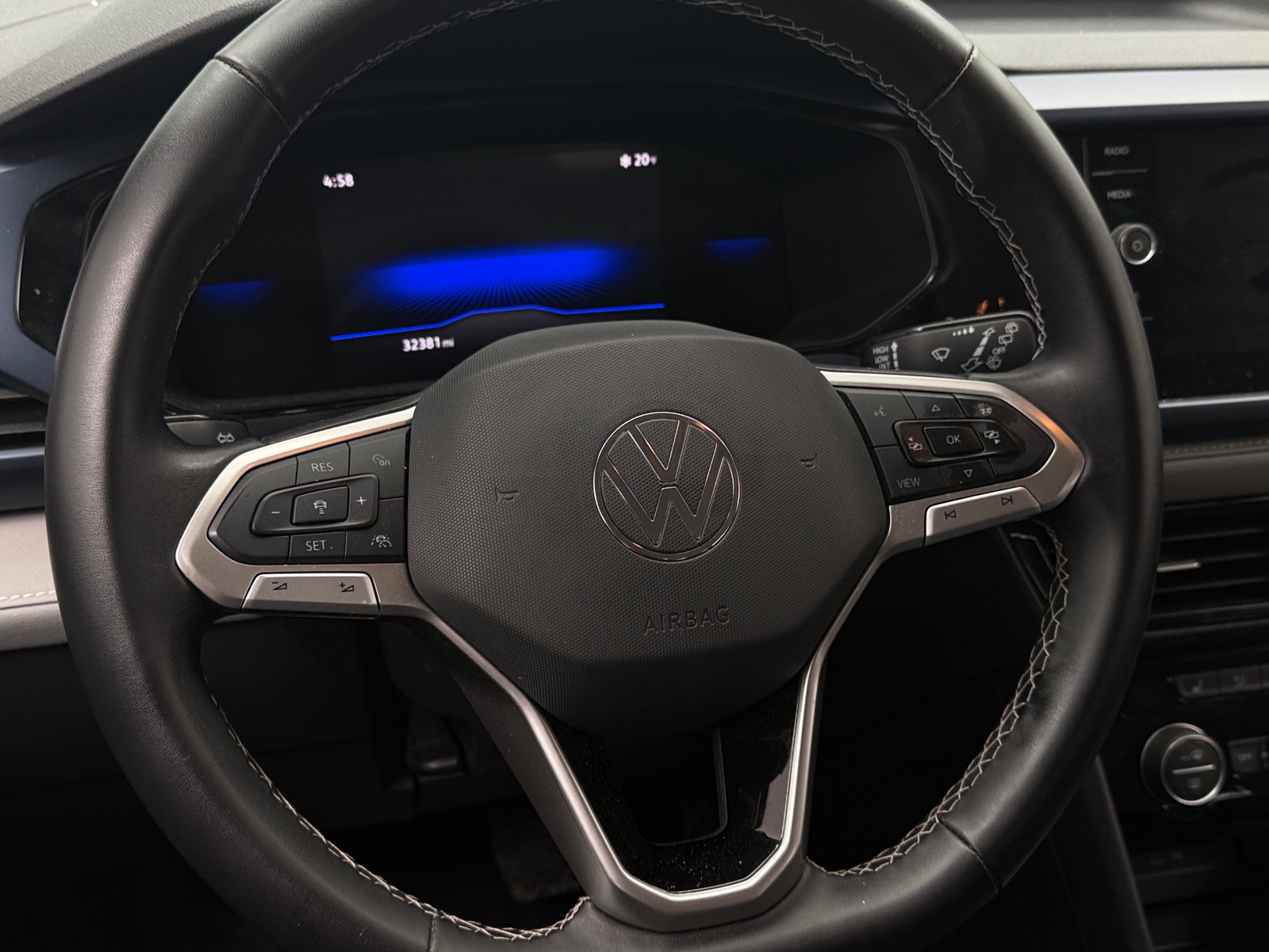 Thumbnail: 2024 Volkswagen Taos - 4