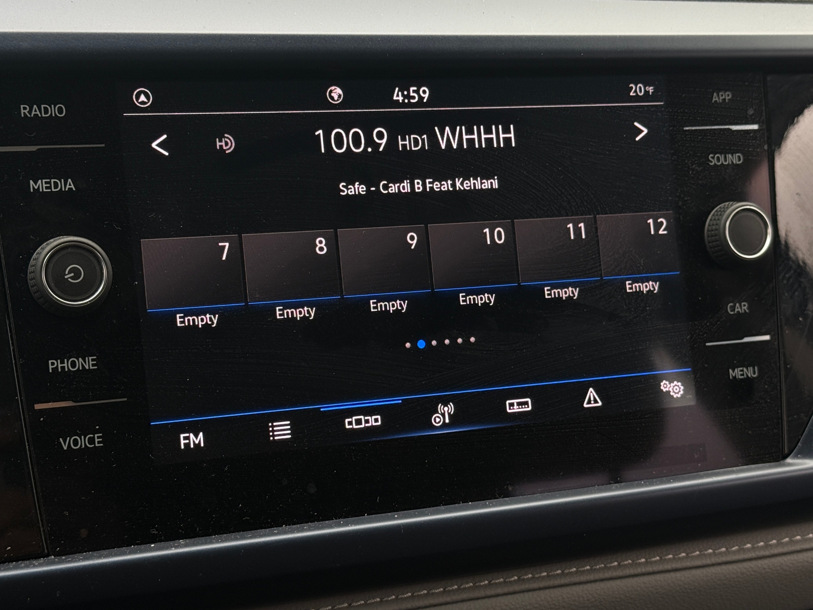 Thumbnail: 2024 Volkswagen Taos - 3