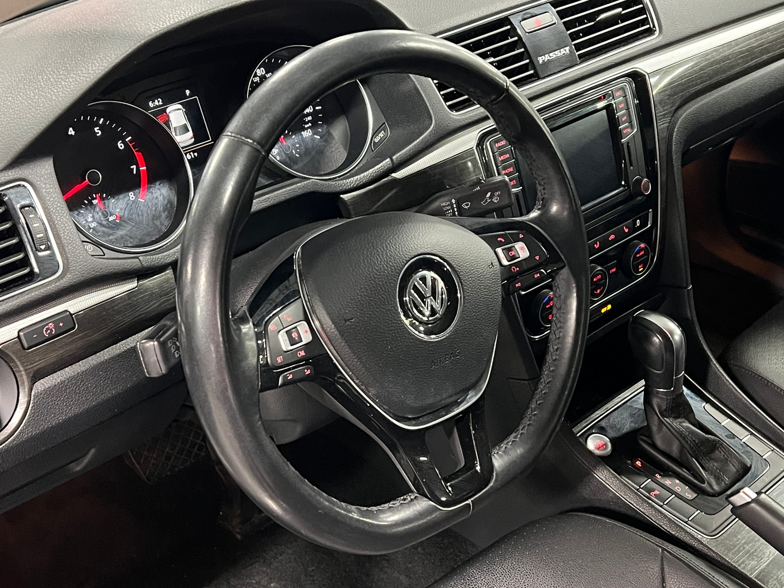 Thumbnail: 2018 Volkswagen Passat - 4