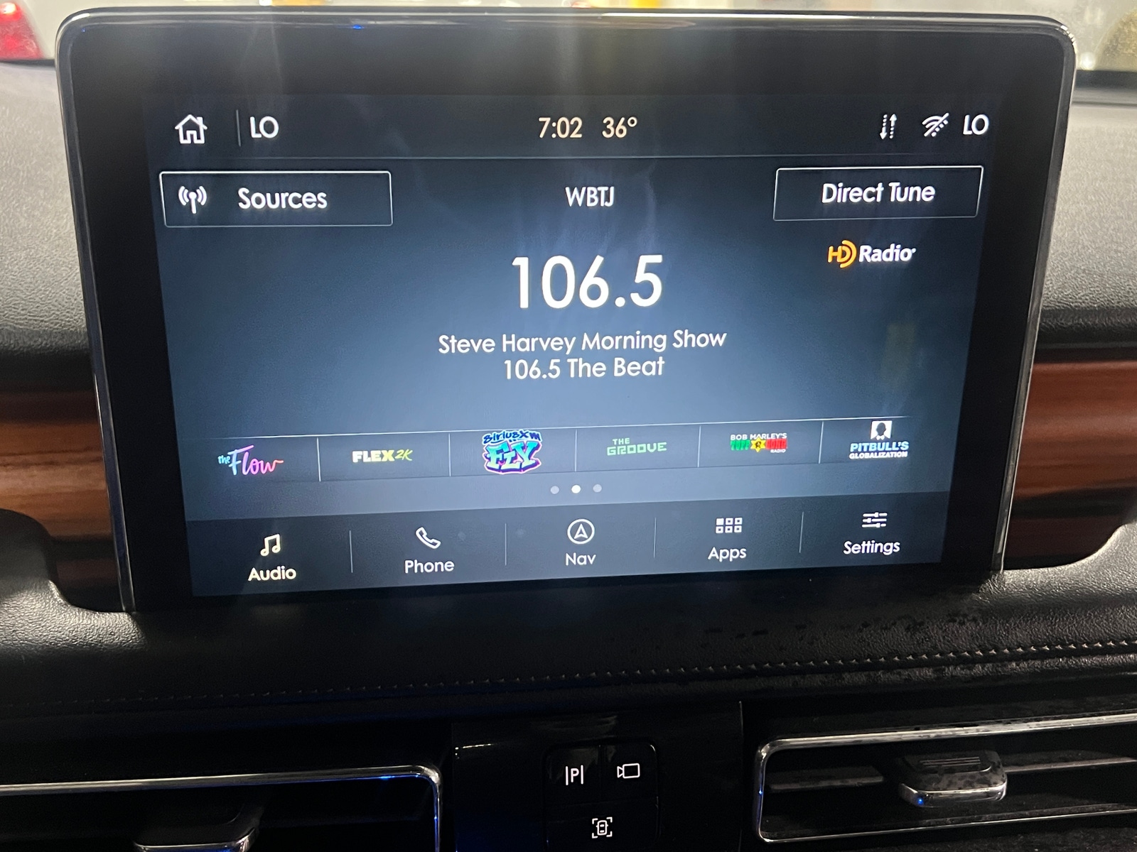 Thumbnail: 2020 Lincoln Aviator - 3