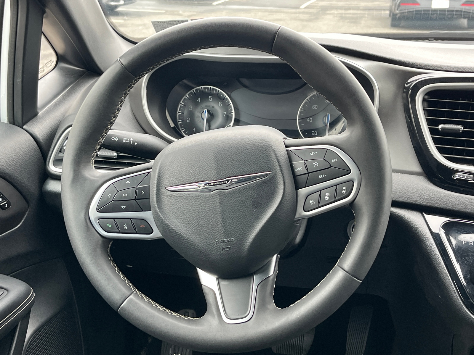 Thumbnail: 2025 Chrysler Pacifica - 5