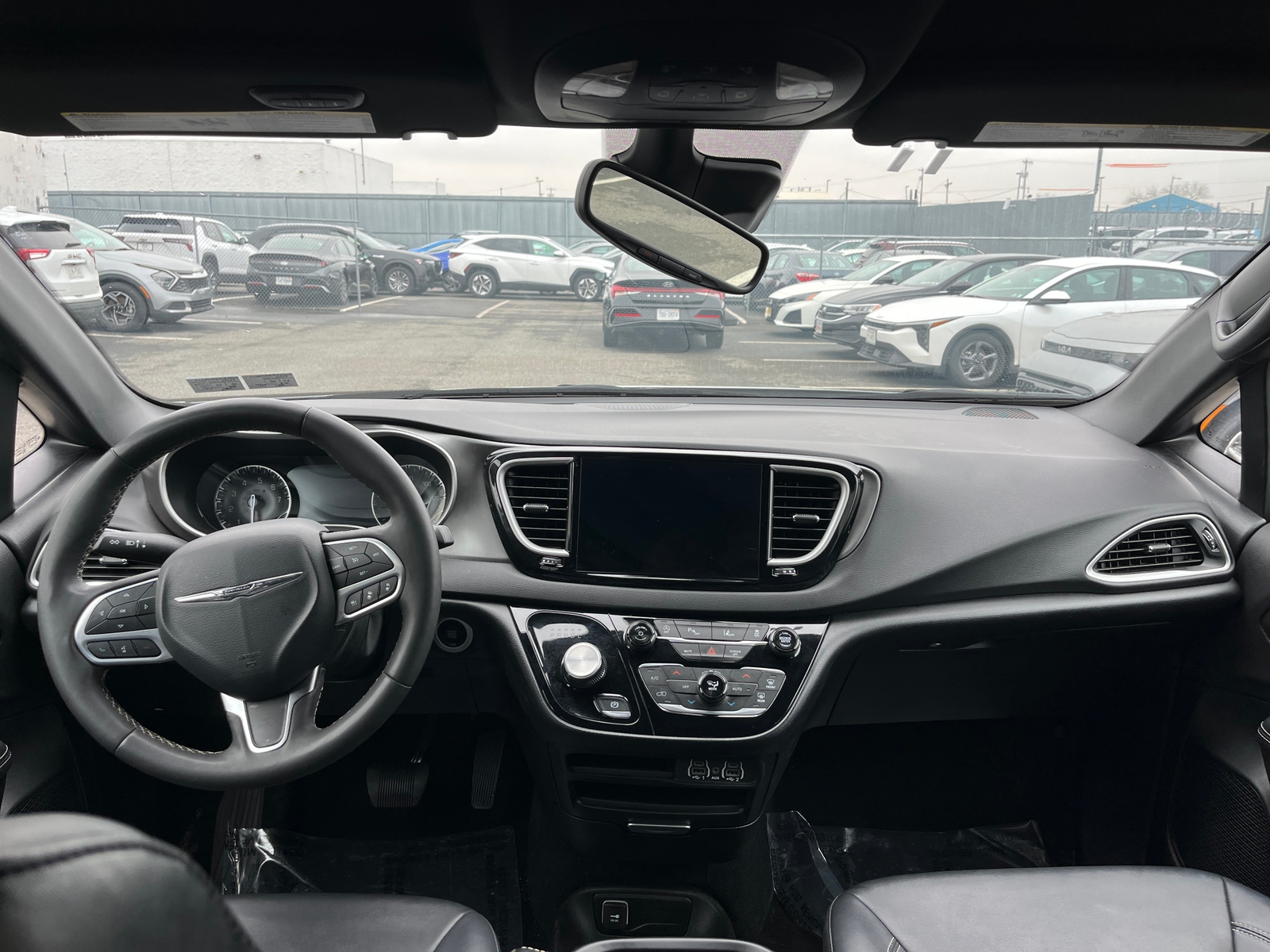 Thumbnail: 2025 Chrysler Pacifica - 3