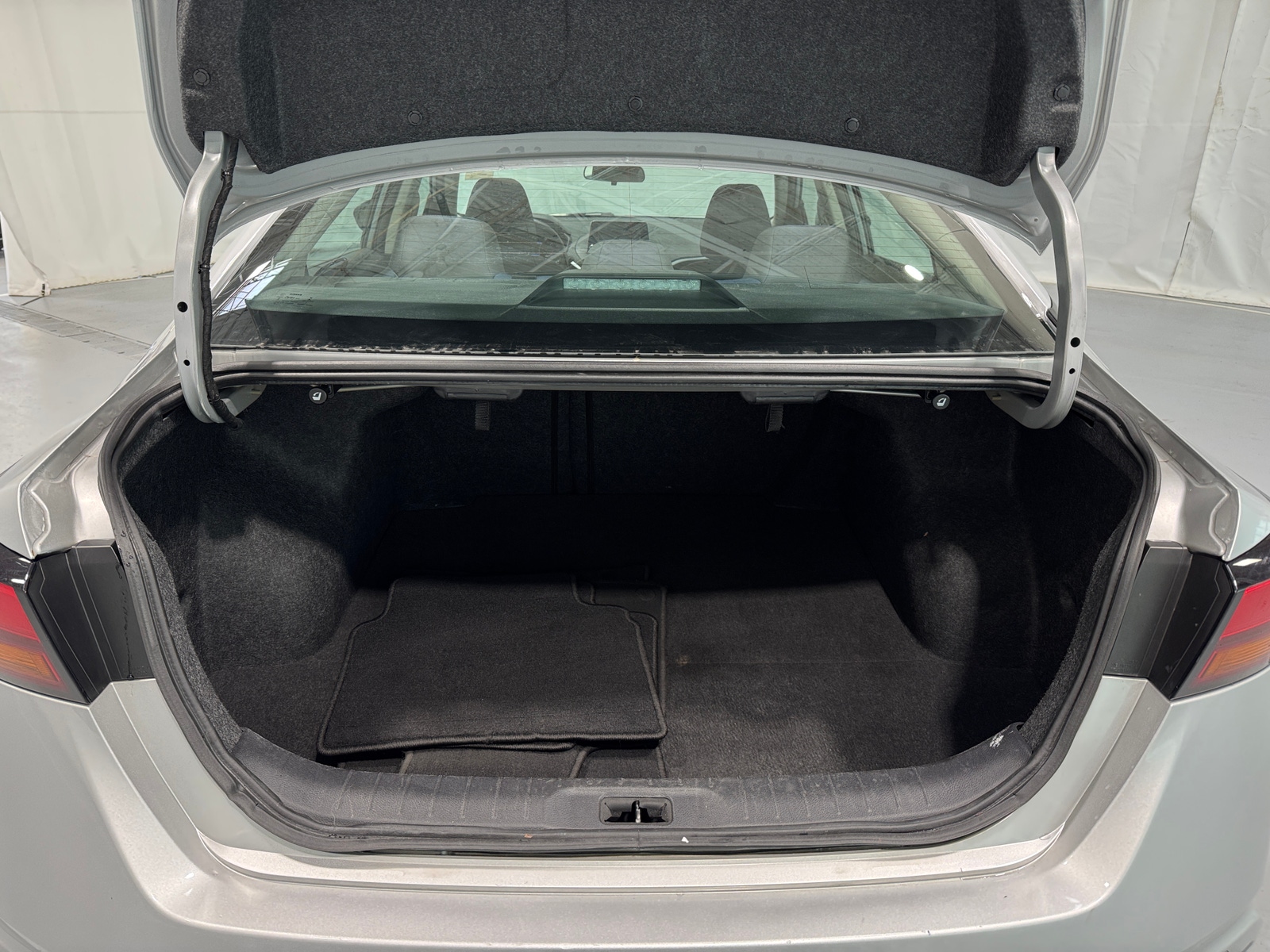 Thumbnail: 2022 Nissan Altima - 7