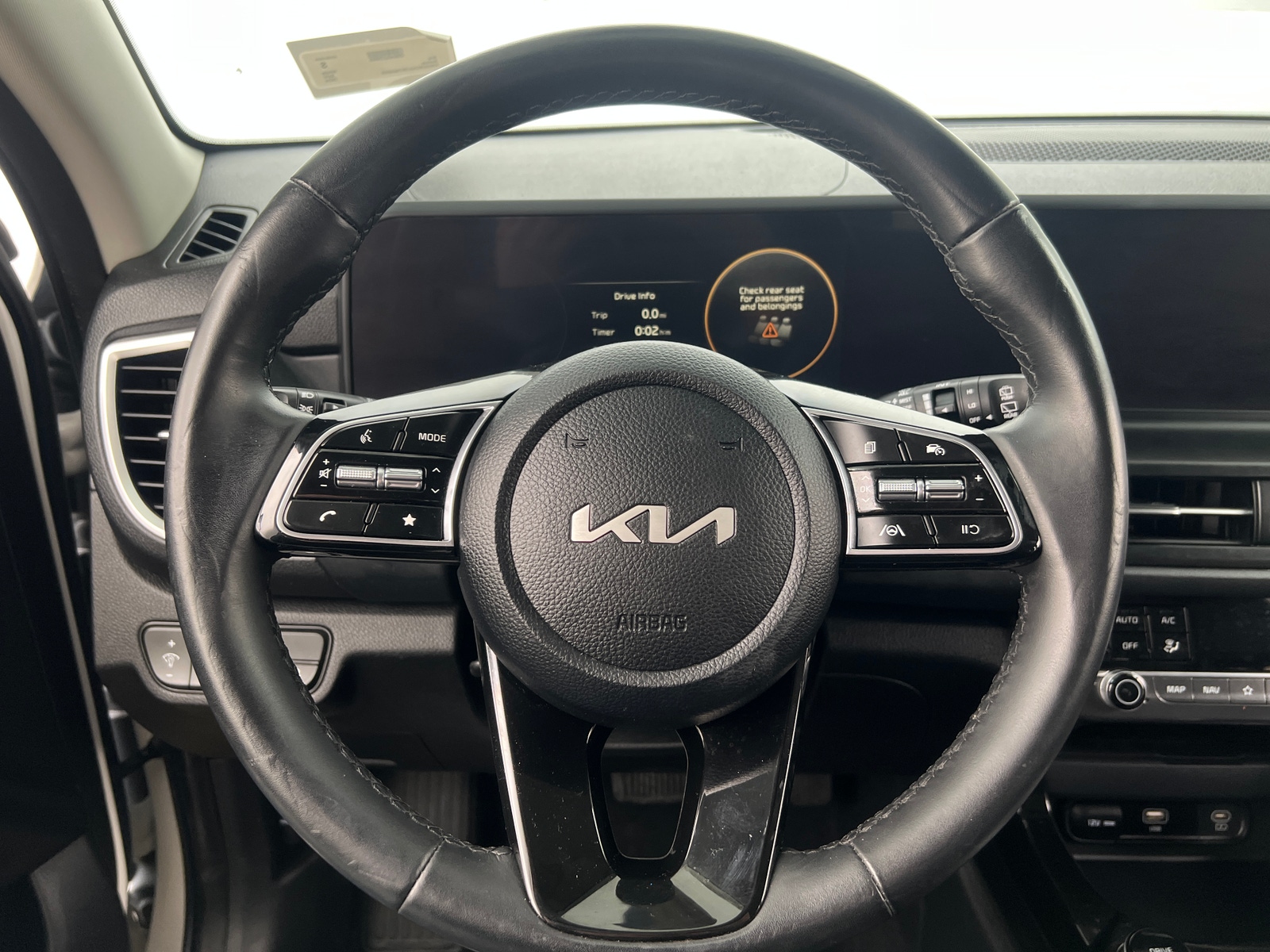 Thumbnail: 2024 Kia Seltos - 4