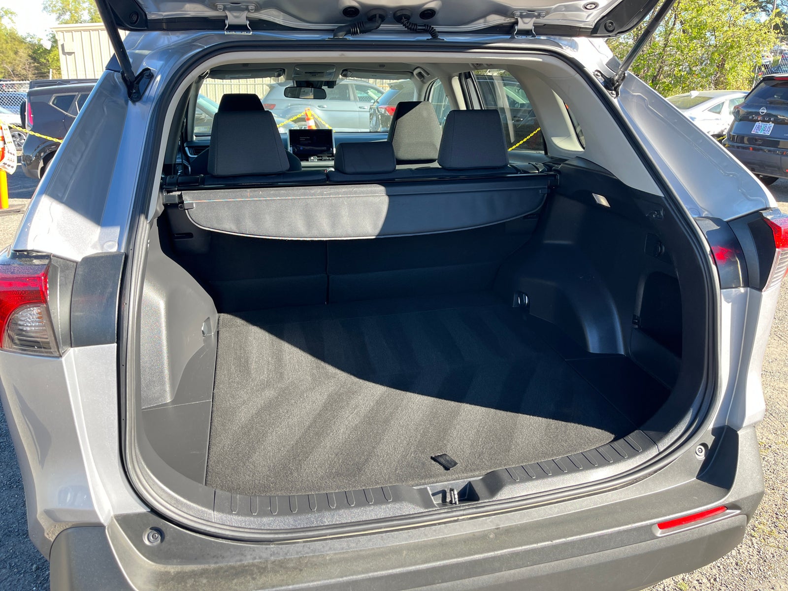 Thumbnail: 2025 Toyota RAV4 - 7