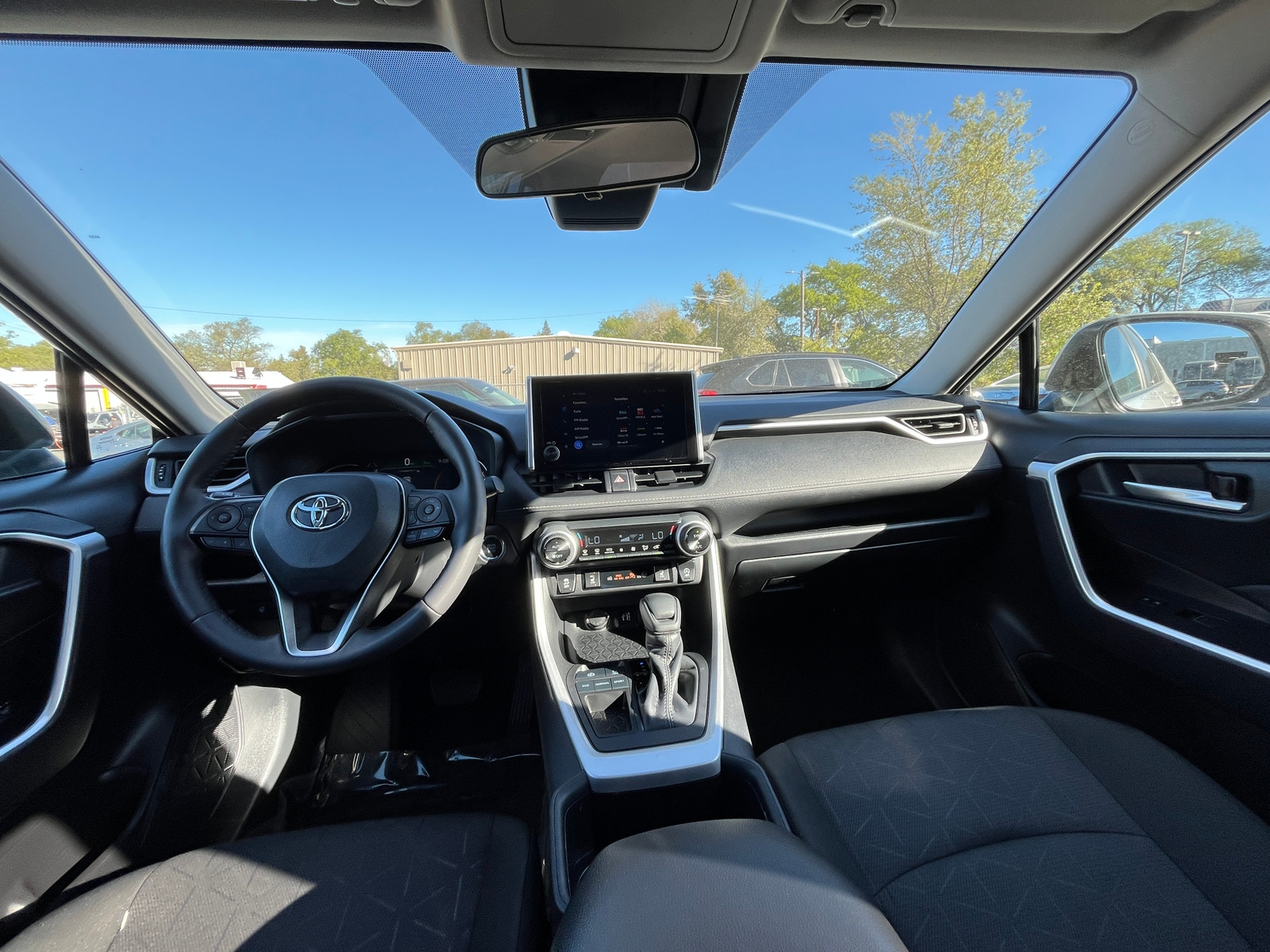 Thumbnail: 2025 Toyota RAV4 - 3