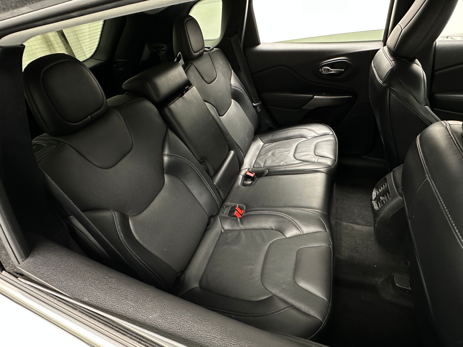 Thumbnail: 2021 Jeep Cherokee - 5