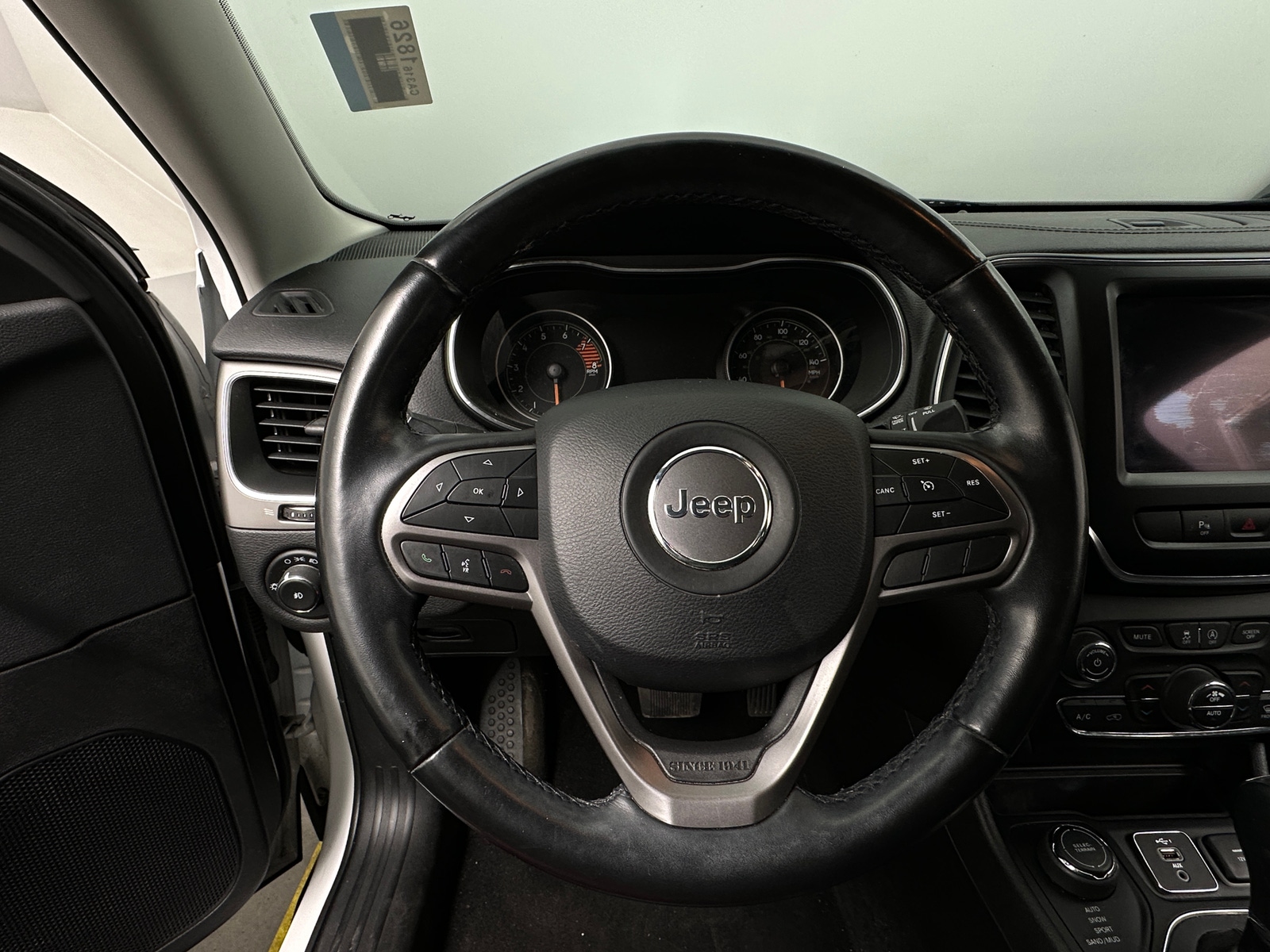 Thumbnail: 2021 Jeep Cherokee - 4