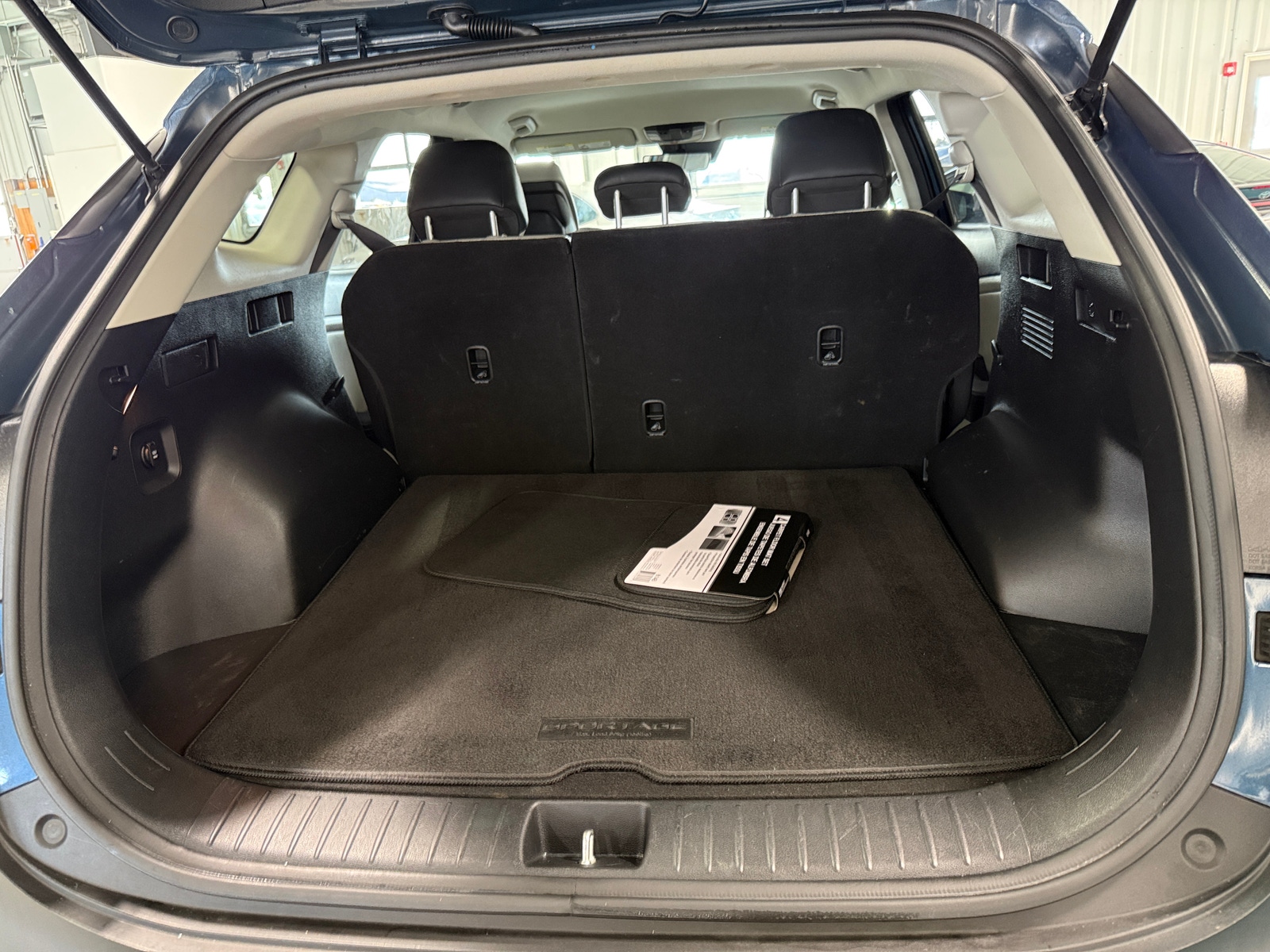 Thumbnail: 2023 Kia Sportage - 6