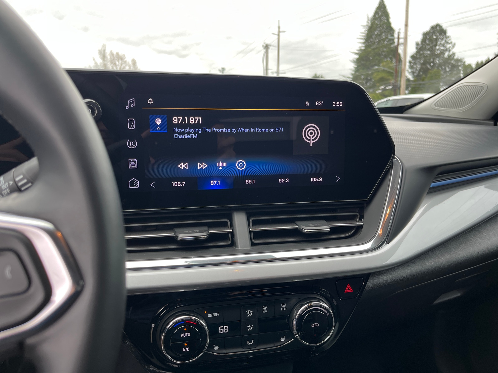 Thumbnail: 2025 Chevrolet Trax - 3