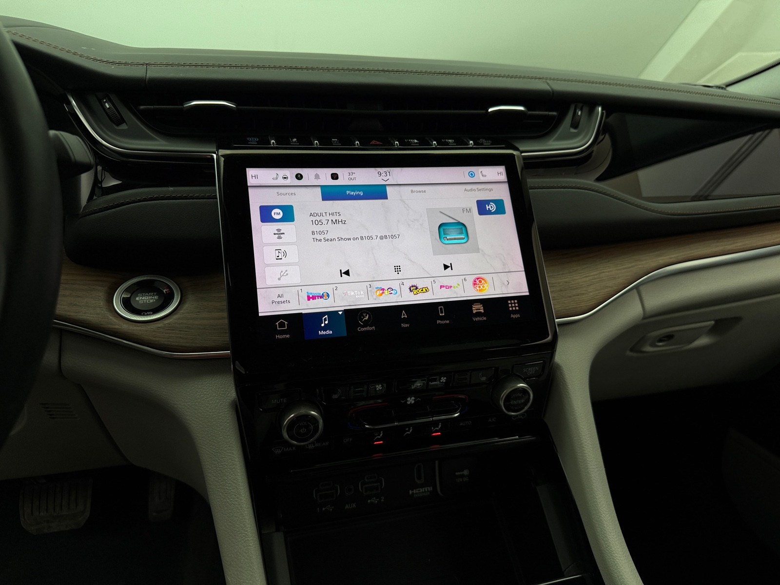 Thumbnail: 2022 Jeep Grand Cherokee - 3