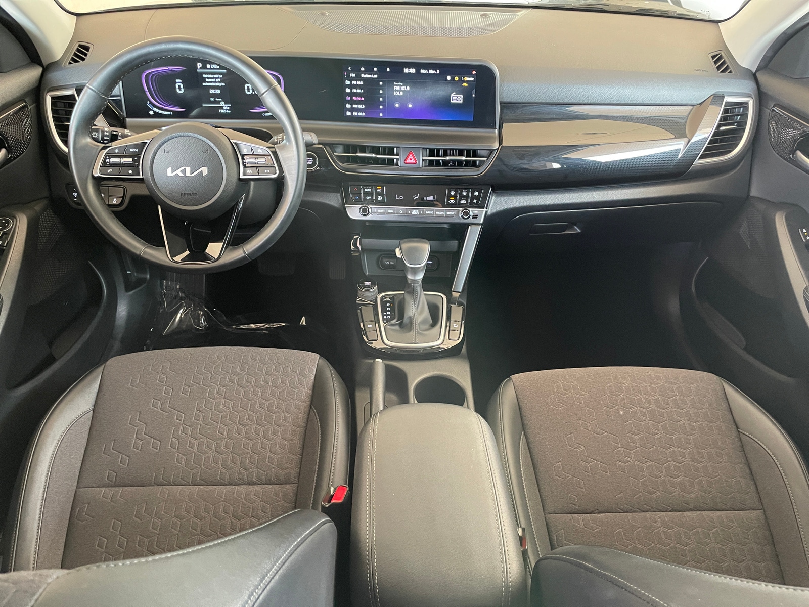 Thumbnail: 2025 Kia Seltos - 3