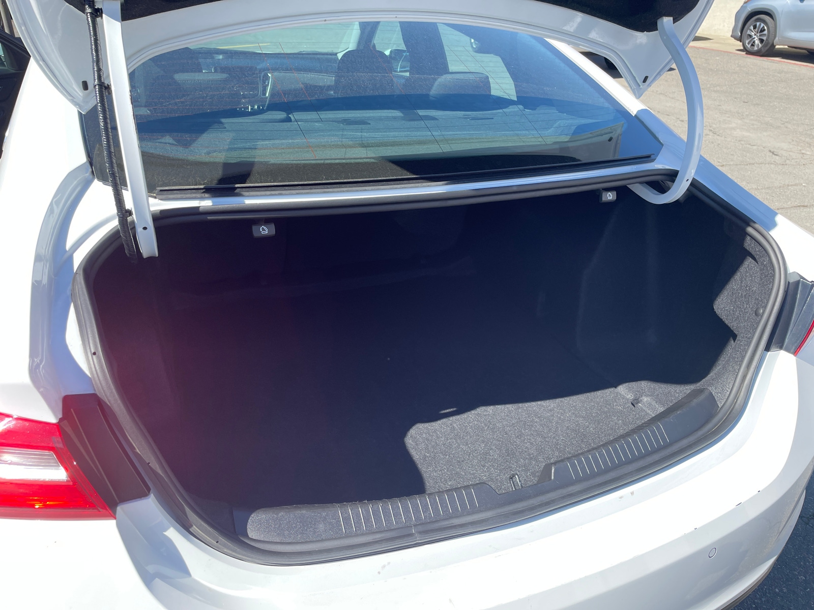 Thumbnail: 2024 Chevrolet Malibu - 6