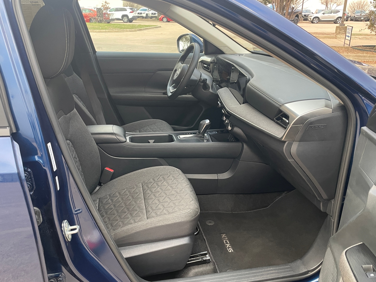 Thumbnail: 2025 Nissan Kicks - 2