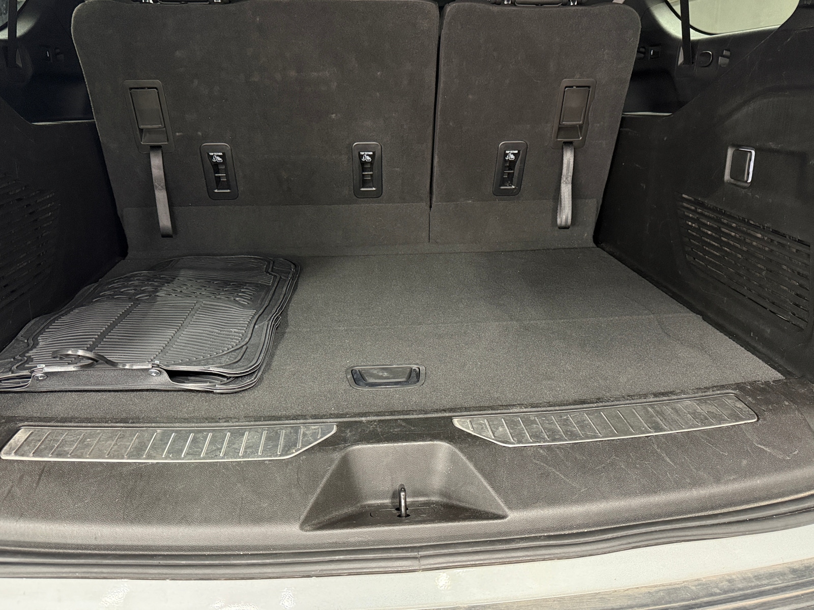 Thumbnail: 2025 Chevrolet Suburban - 6