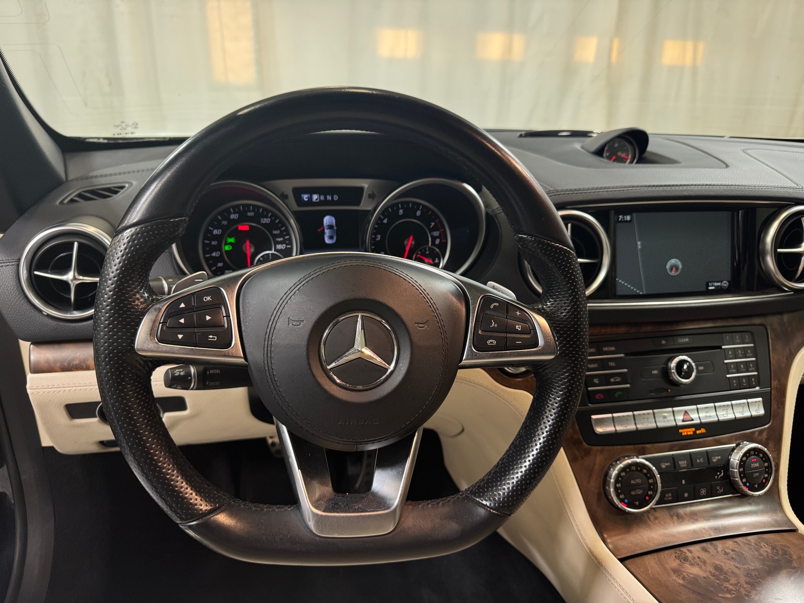 Thumbnail: 2017 Mercedes-Benz SL-Class - 4