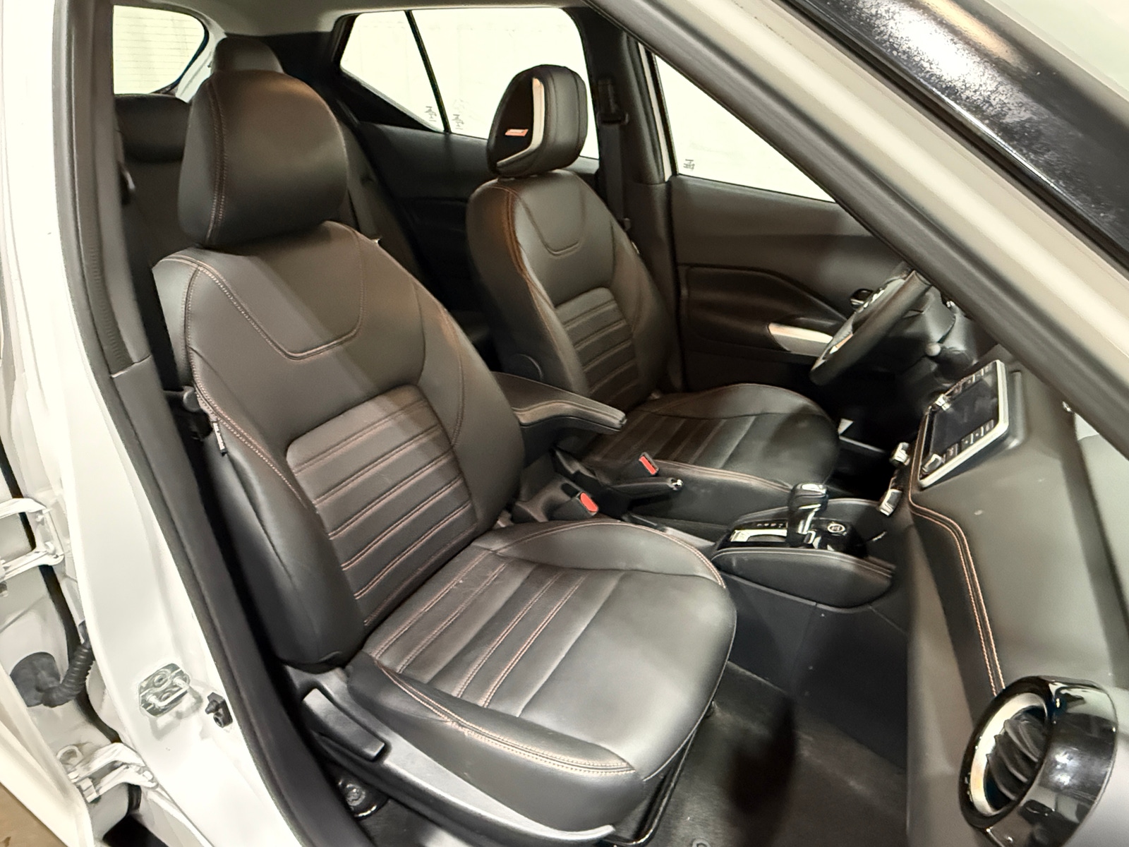 Thumbnail: 2020 Nissan Kicks - 2