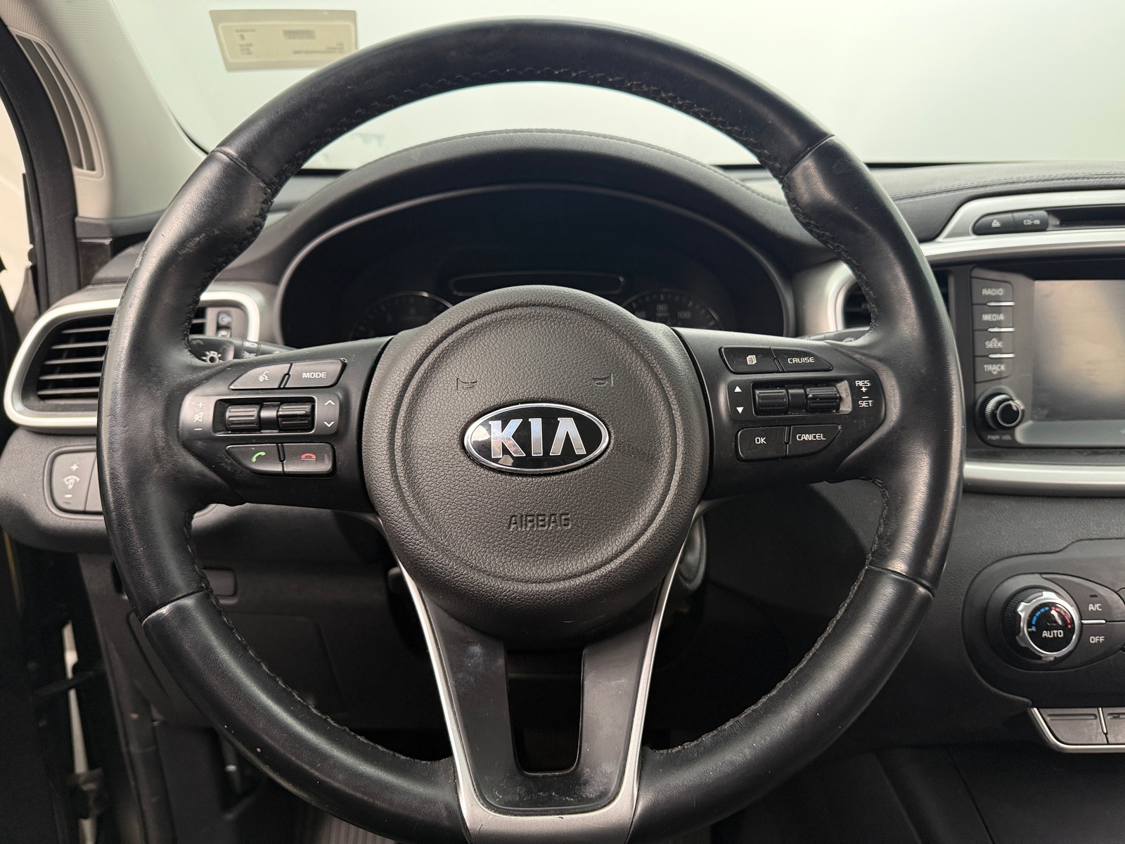 Thumbnail: 2017 Kia Sorento - 5