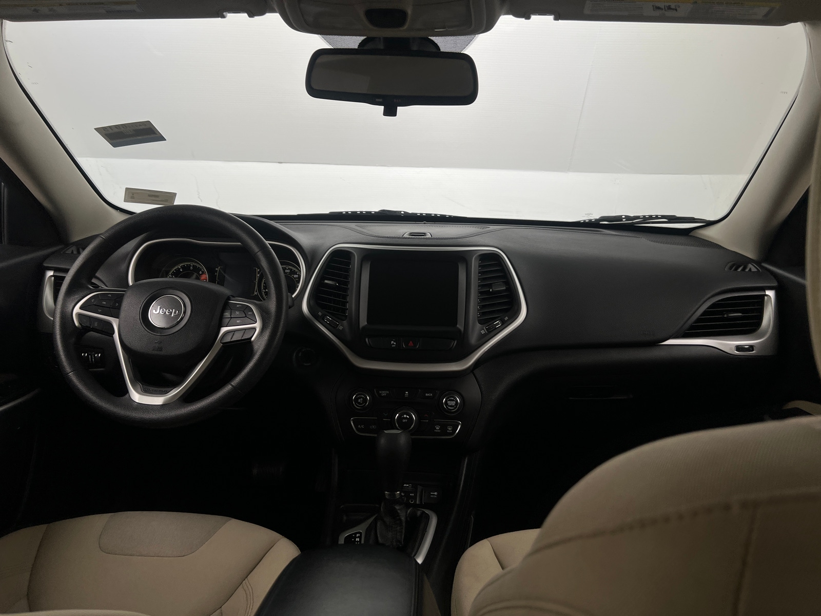 Thumbnail: 2018 Jeep Cherokee - 3