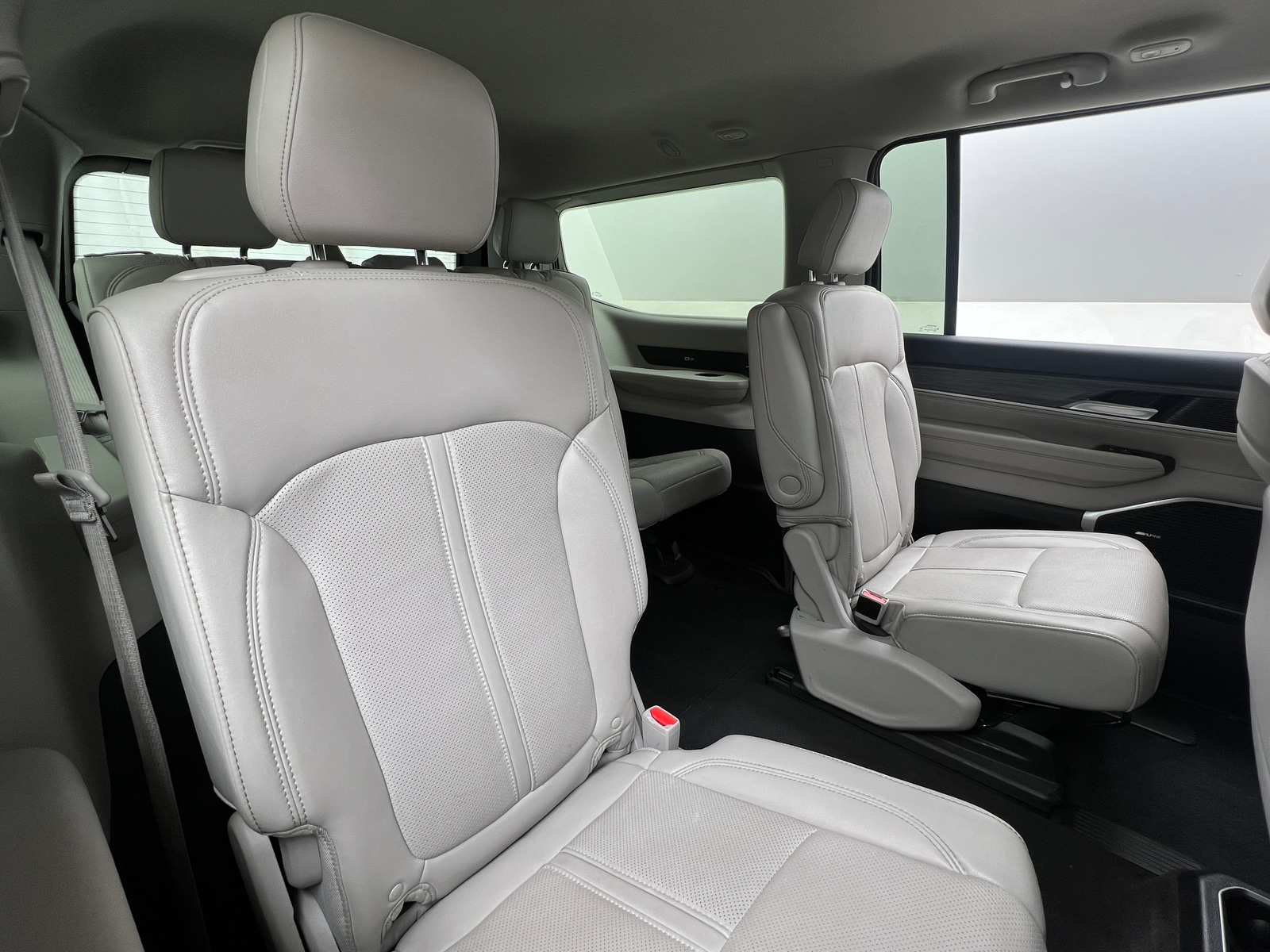 Thumbnail: 2024 Jeep Wagoneer - 5