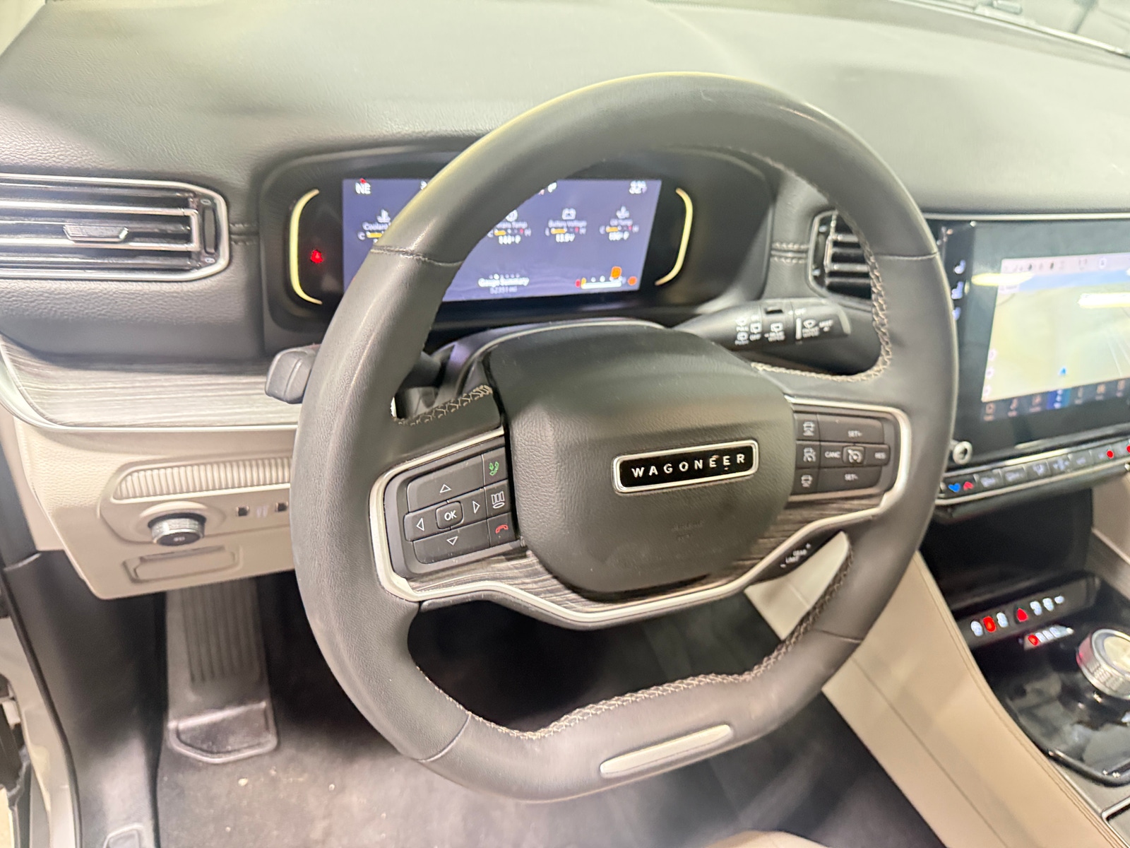 Thumbnail: 2024 Jeep Wagoneer - 4