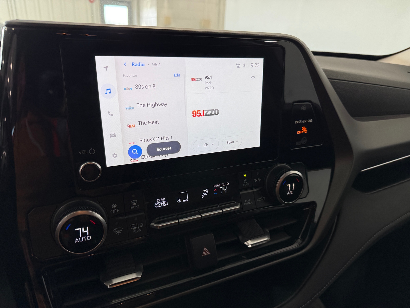 Thumbnail: 2025 Toyota Highlander - 4