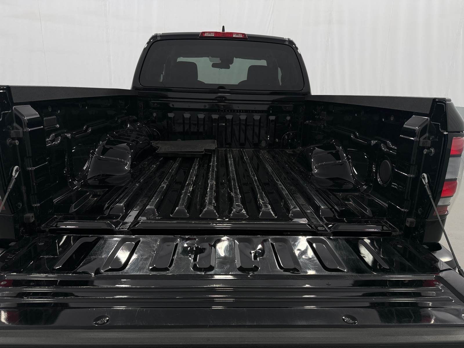 Thumbnail: 2022 Nissan Frontier - 7