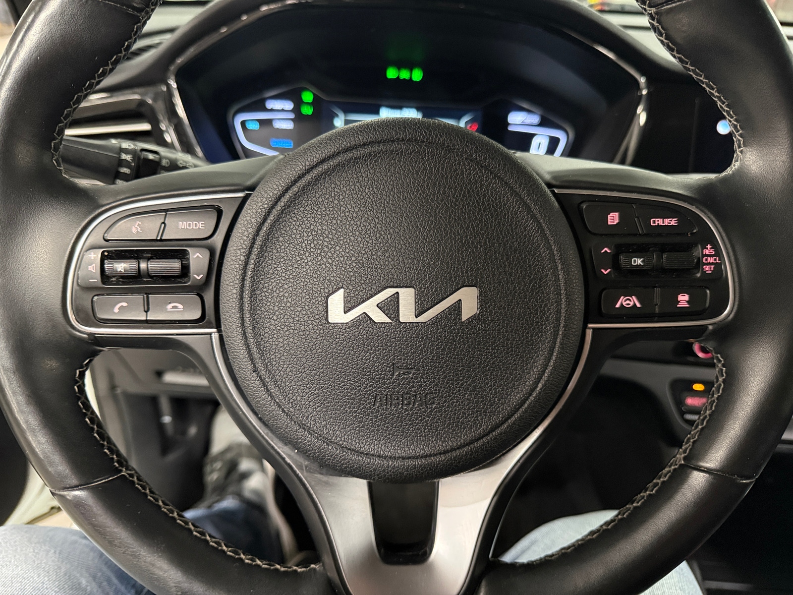 Thumbnail: 2022 Kia Niro - 4