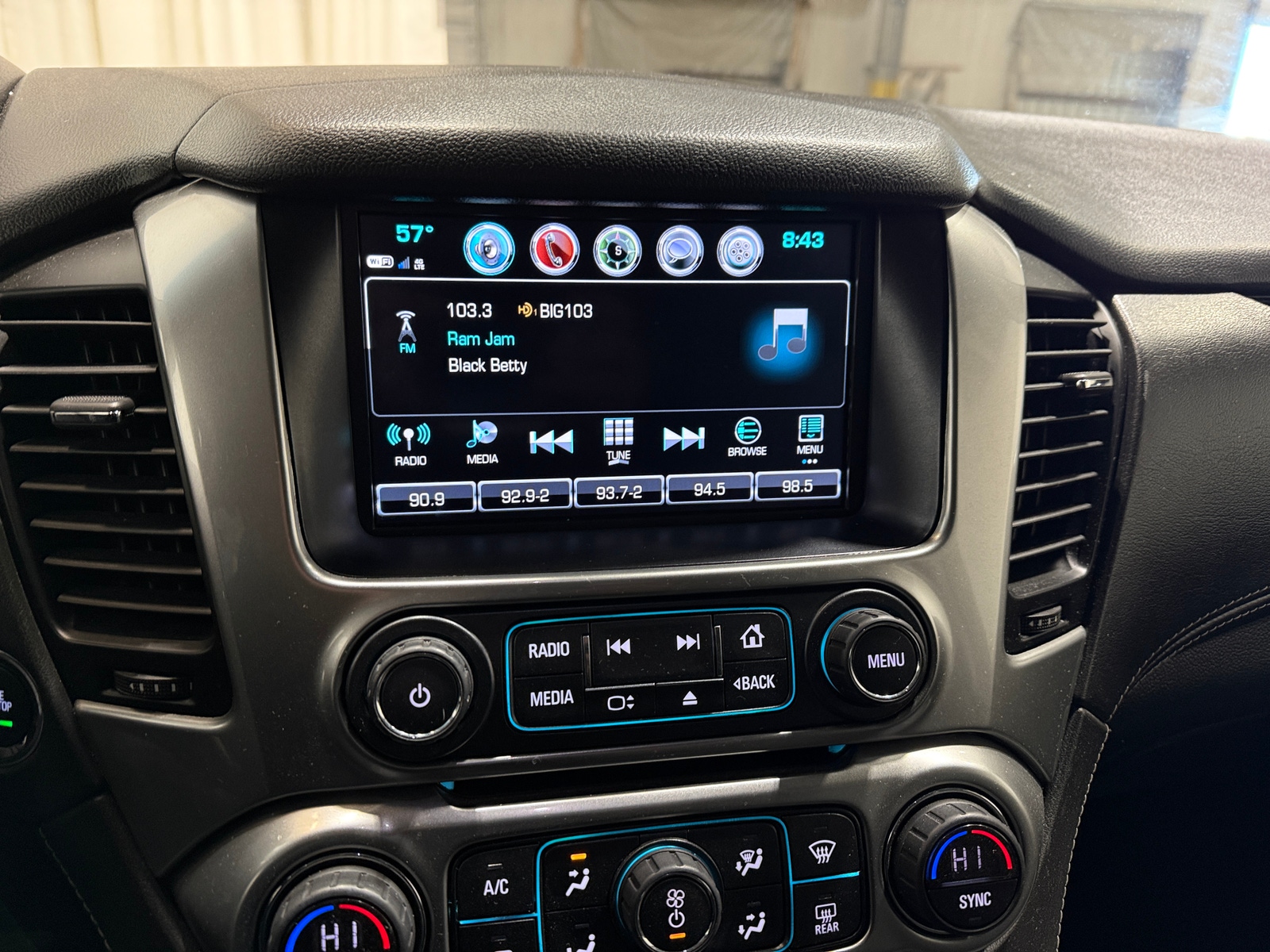 Thumbnail: 2019 Chevrolet Suburban - 3