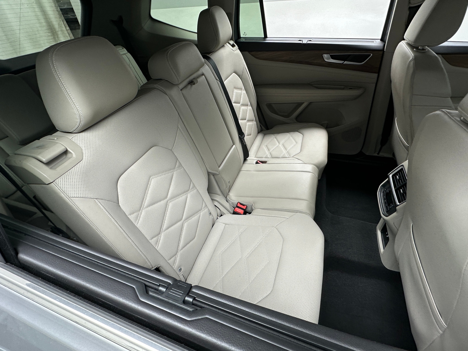 Thumbnail: 2024 Volkswagen Atlas - 5