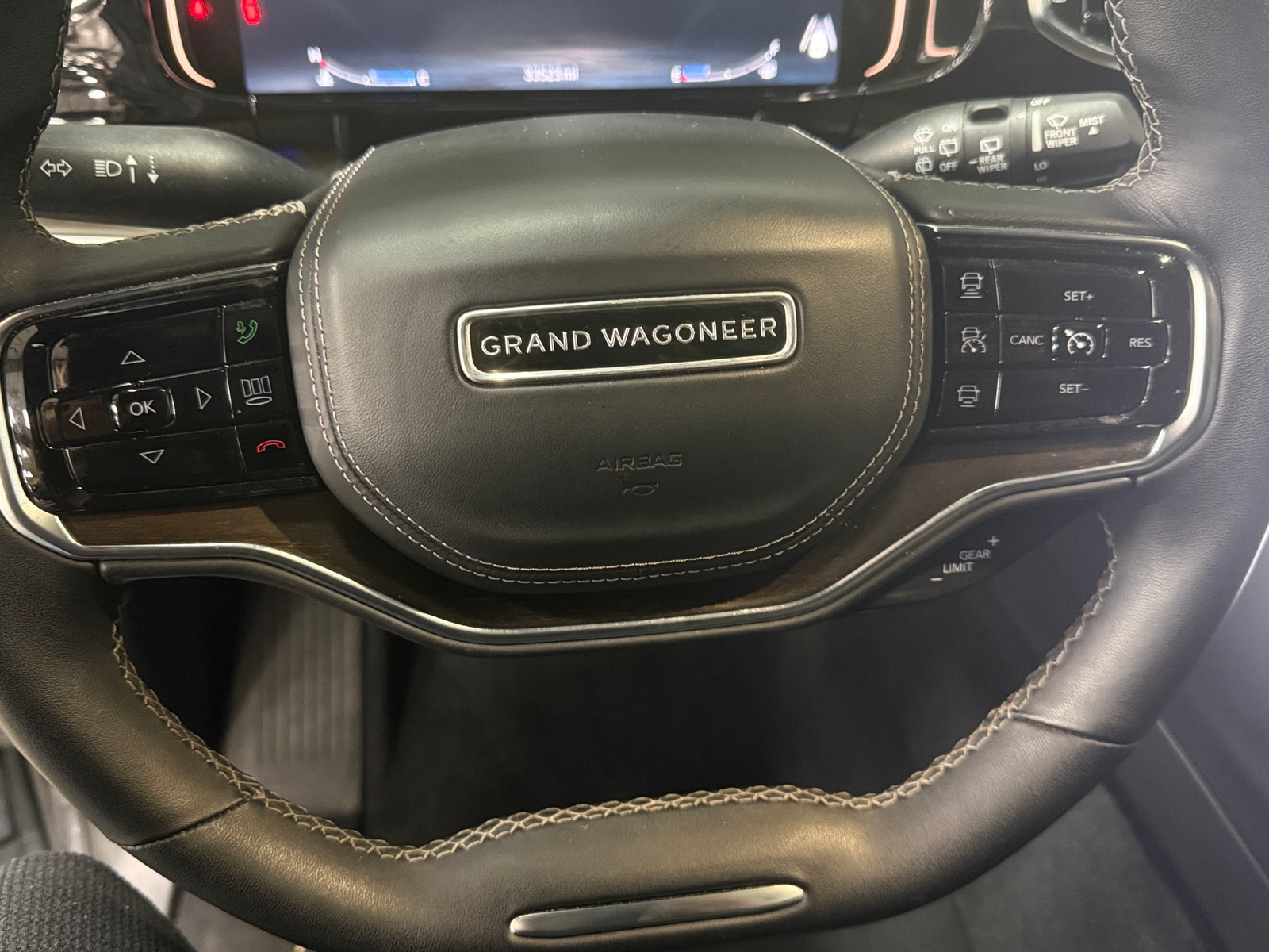 Thumbnail: 2023 Jeep Grand Wagoneer - 4