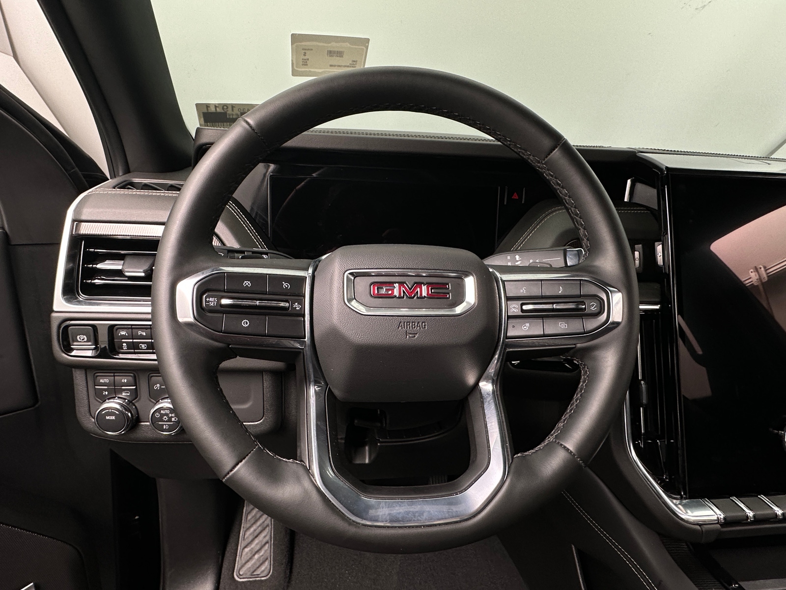 Thumbnail: 2025 GMC Yukon - 4