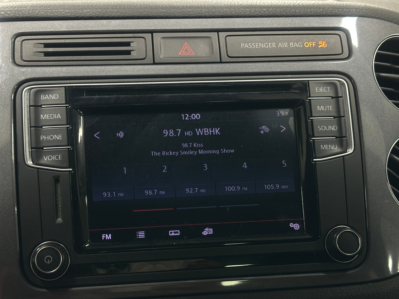 Thumbnail: 2017 Volkswagen Tiguan - 3