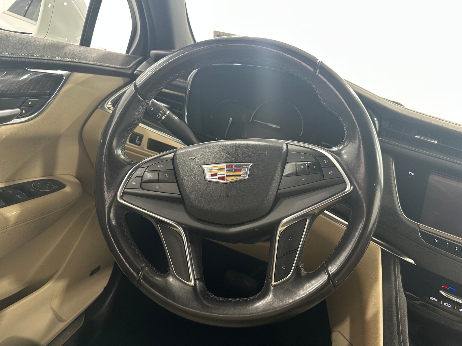 Thumbnail: 2018 Cadillac XT5 - 4