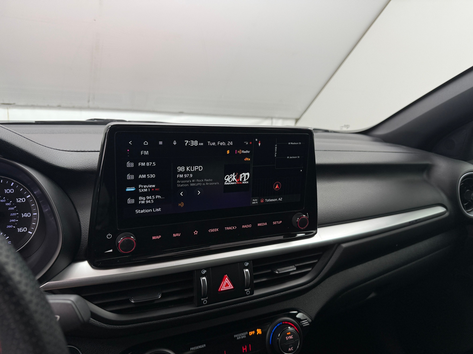 Thumbnail: 2023 Kia Forte - 3