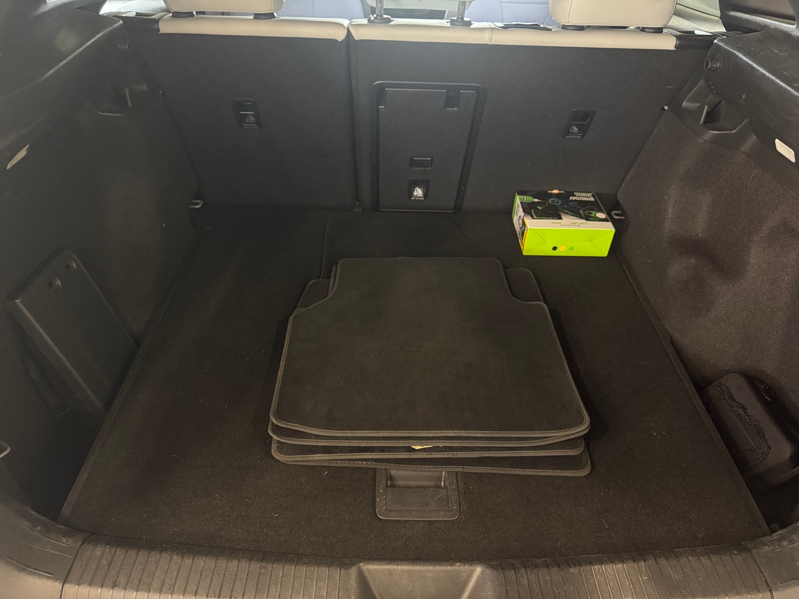 Thumbnail: 2022 Volkswagen ID.4 - 6